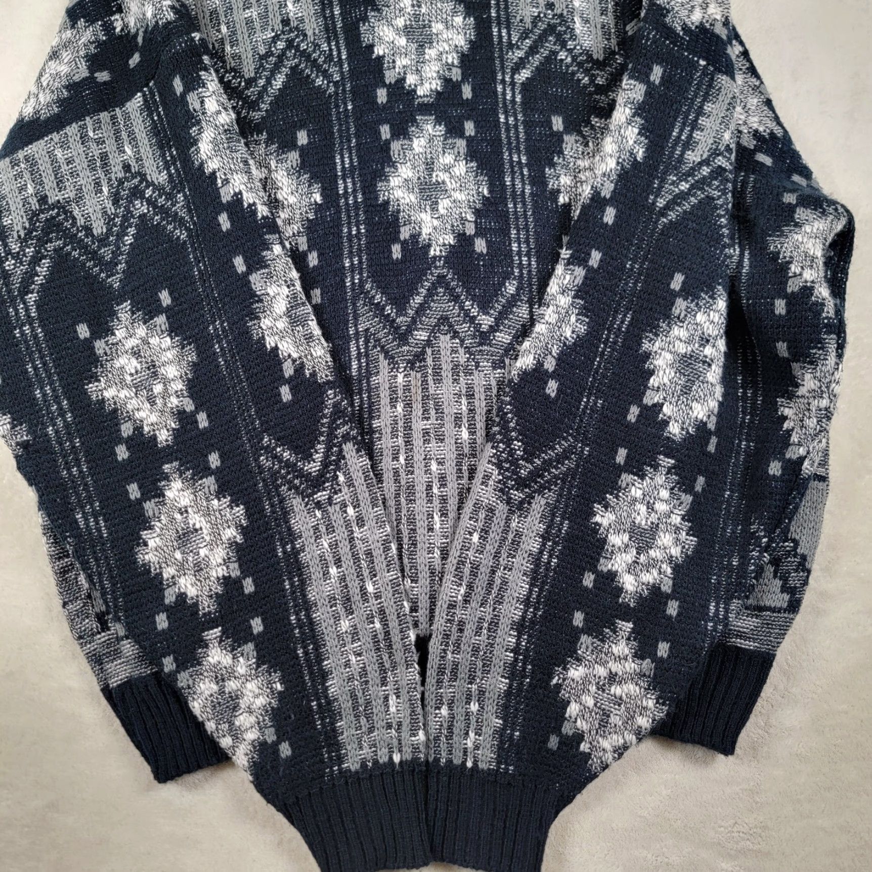 Saturdays NYC VINTAGE SATURDAYS Cardigan Mens XL Tribal Aztec Black White 90s Geometric Knit Sweater Size US XL / EU 56 / 4 - 4 Thumbnail