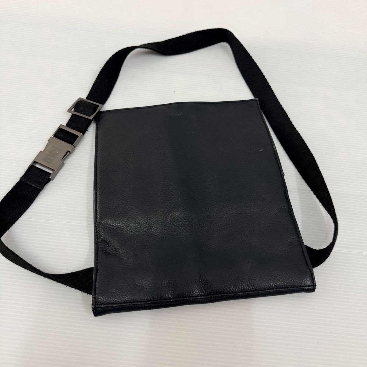 Yves Saint Laurent YSL Beaute Leather Makeup Accesories Bag Size ONE SIZE - 3 Thumbnail
