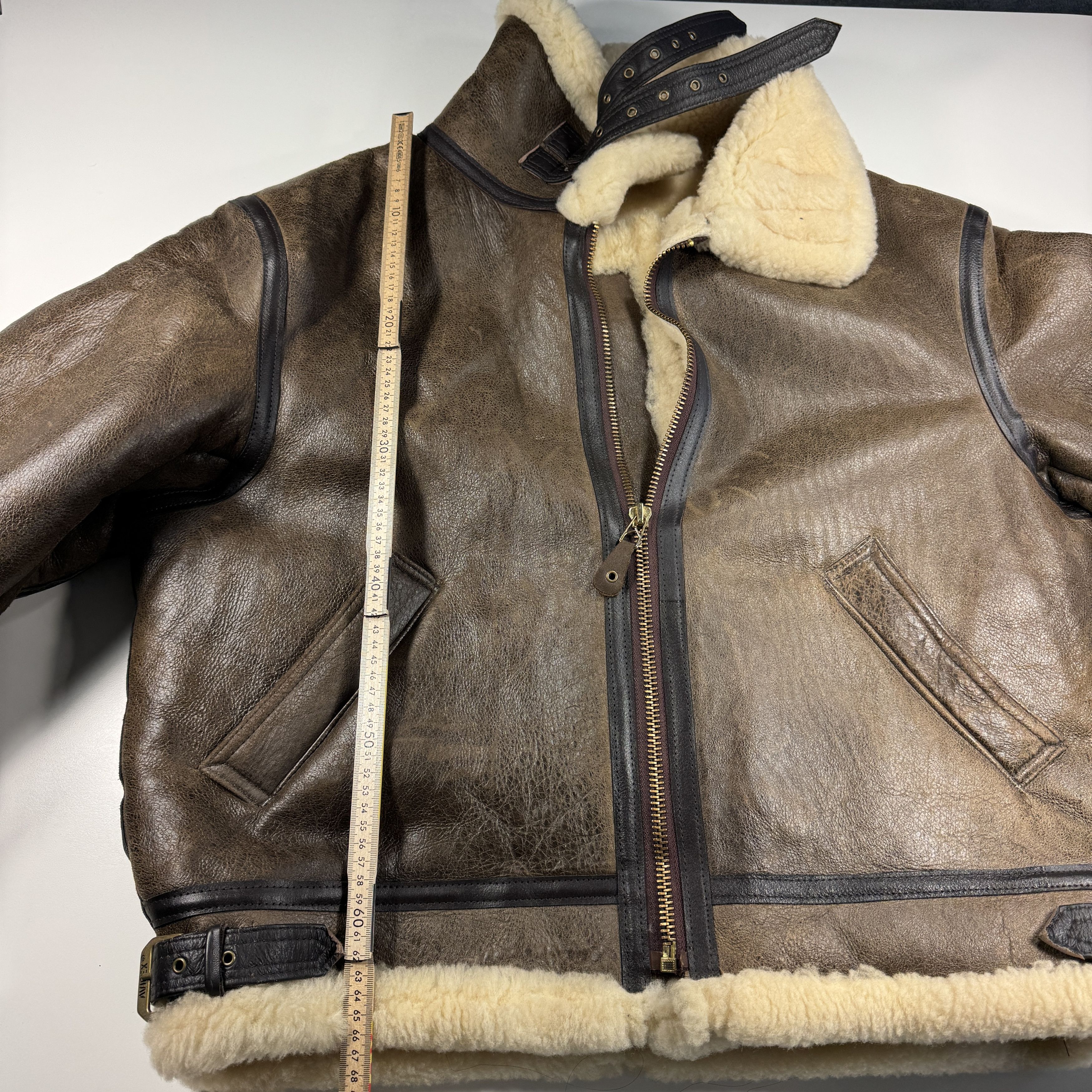 Avirex Avirex Type B-3 US Army Air Forces Sheepskin Jacket Size US L / EU 52-54 / 3 - 7 Thumbnail