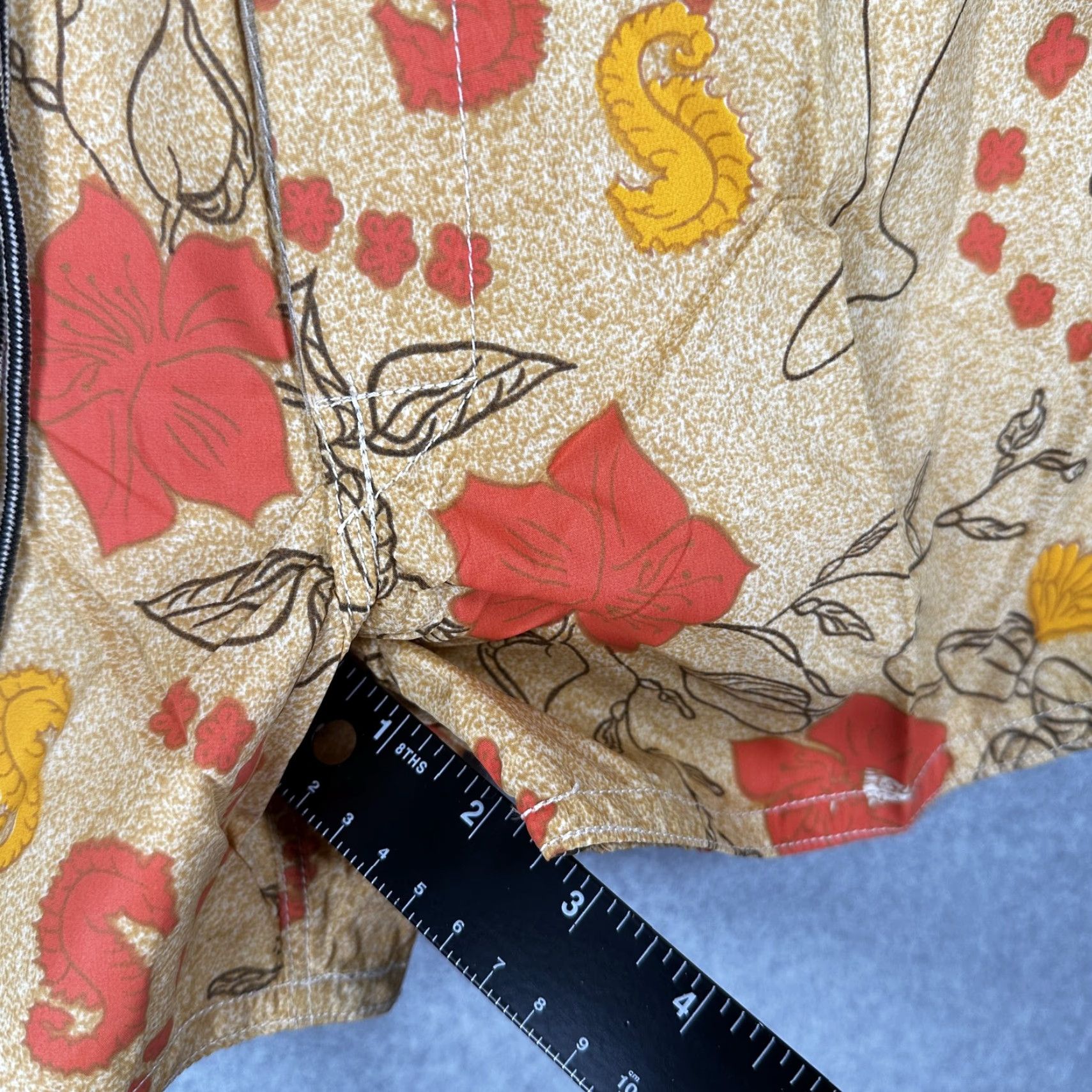 Vintage Birdwell Beach Britches Shorts Mens 28 Yellow Floral Surf Swim Dolphin Hibiscus Board Shorts Quick Dry Lined Back Pocket Drawstring Size US 28 / EU 44 - 4 Thumbnail