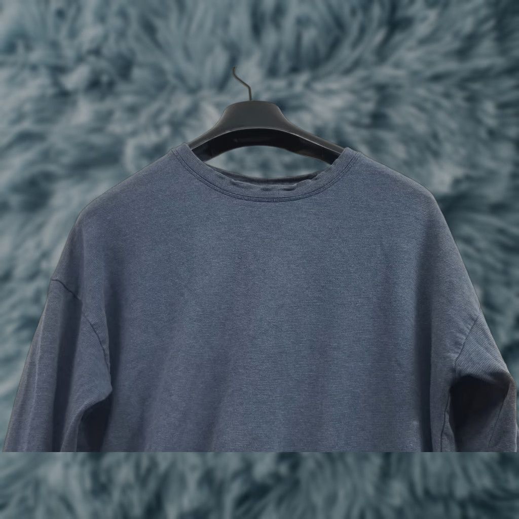 Athleta Athleta Sweatshirt Womens Small Gray Crew Neck Activewear Thumbholes Distressed Pullover Pockets Size S / US 4 / IT 40 - 1 Thumbnail