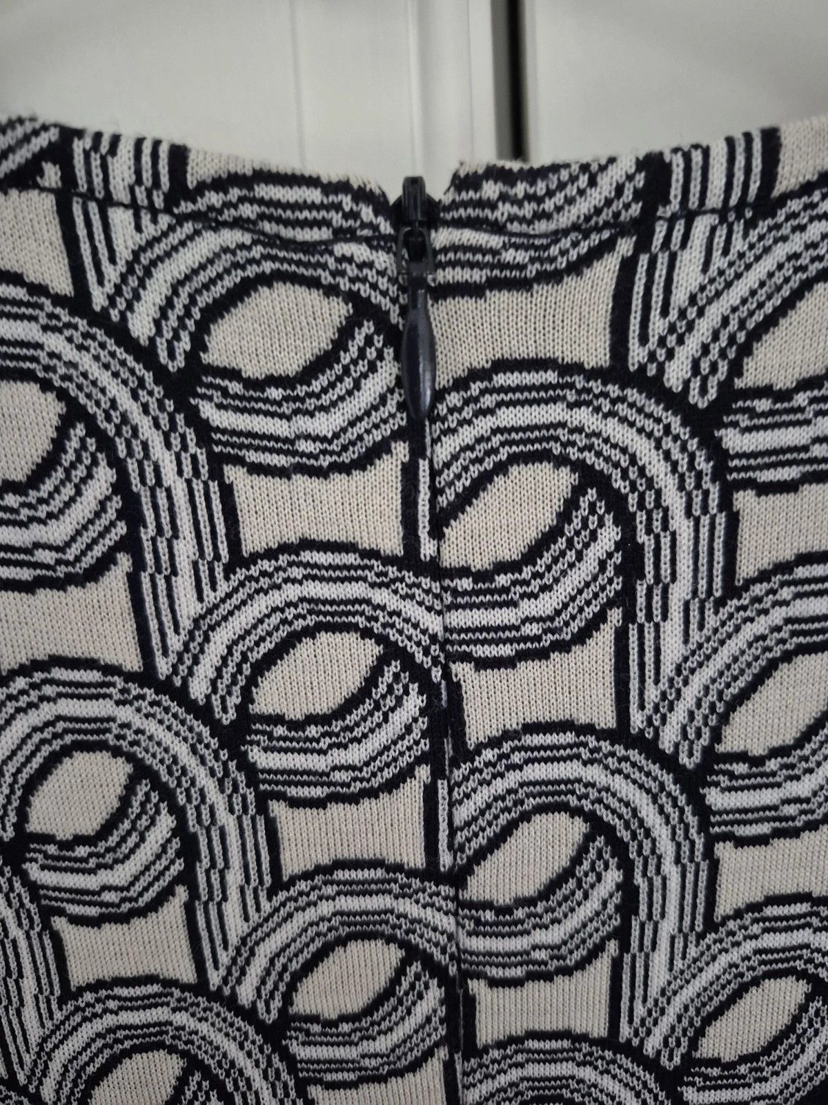 St. John Navy/Cream Geometric Wool Blend Short Slv Black Label Party Size M / US 6-8 / IT 42-44 - 5 Thumbnail