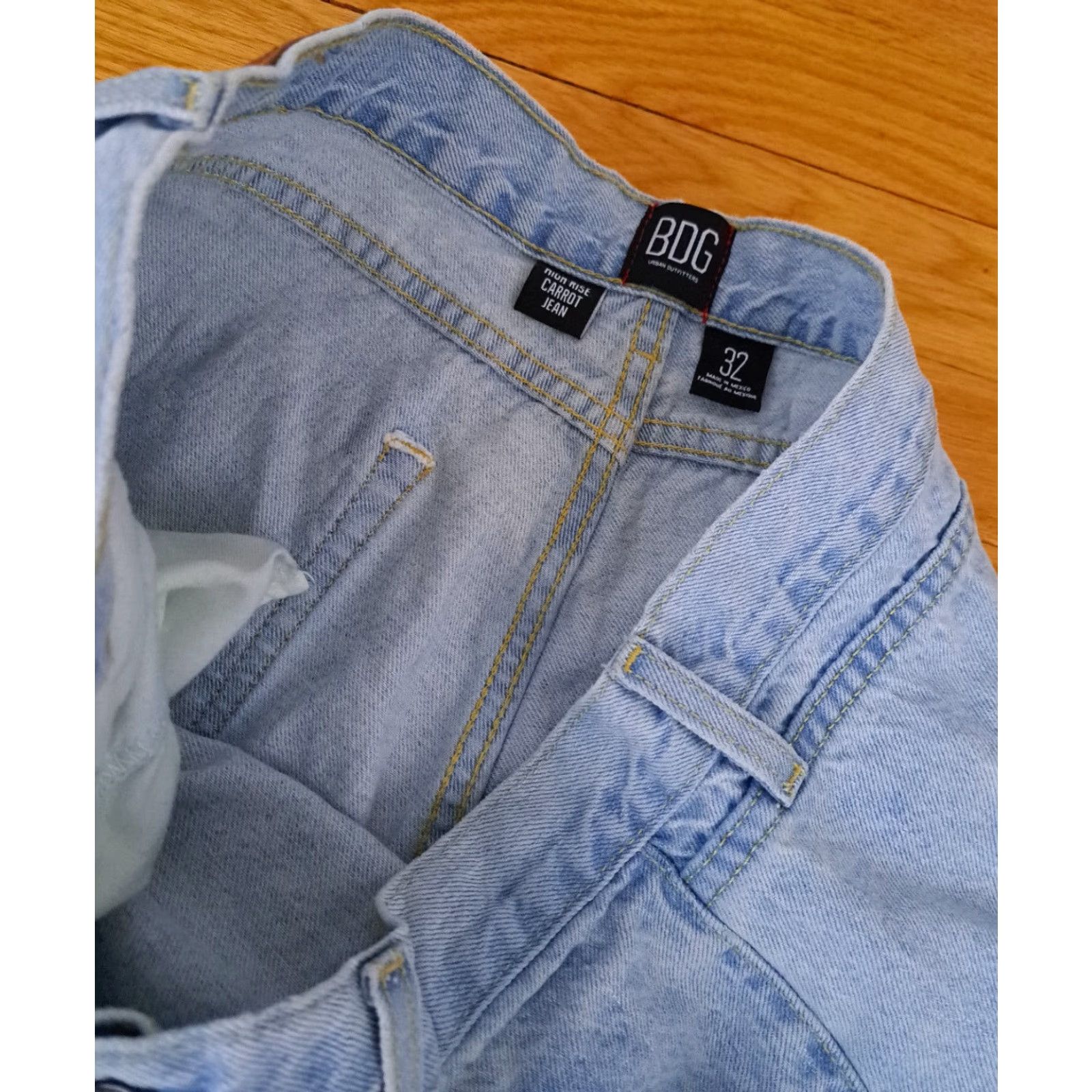 Bdg VINTAGE BDG Jeans Baggy High Rise Carrot Blue 32 Blue Wide-Leg Unisex Adults 27 Inseam 34 Waist 32 sz 32? Size US 32 / EU 48 - 3 Thumbnail