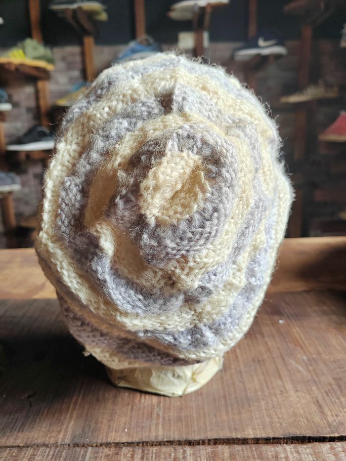 Japanese Brand Vintage Crochet Knitted handmade Beanie Snowcap Size ONE SIZE - 4 Thumbnail