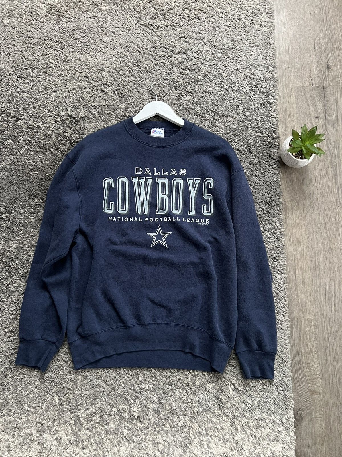 Vintage deals Pro Player Dallas Cowboys Crewneck