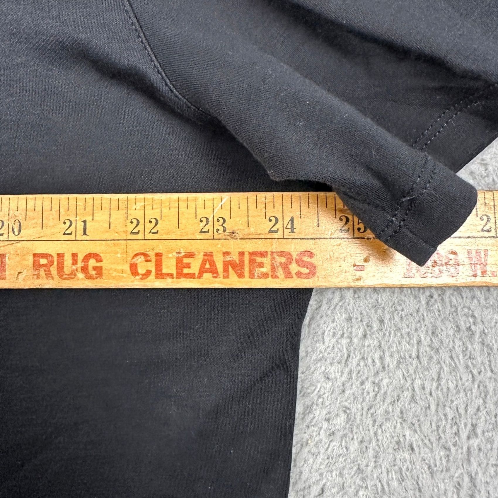 Vintage Robert Barakett Mens T-Shirt V-Neck Short Sleeve Black 2XL Pima Cotton Tee EUC Size US XXL / EU 58 / 5 - 6 Thumbnail