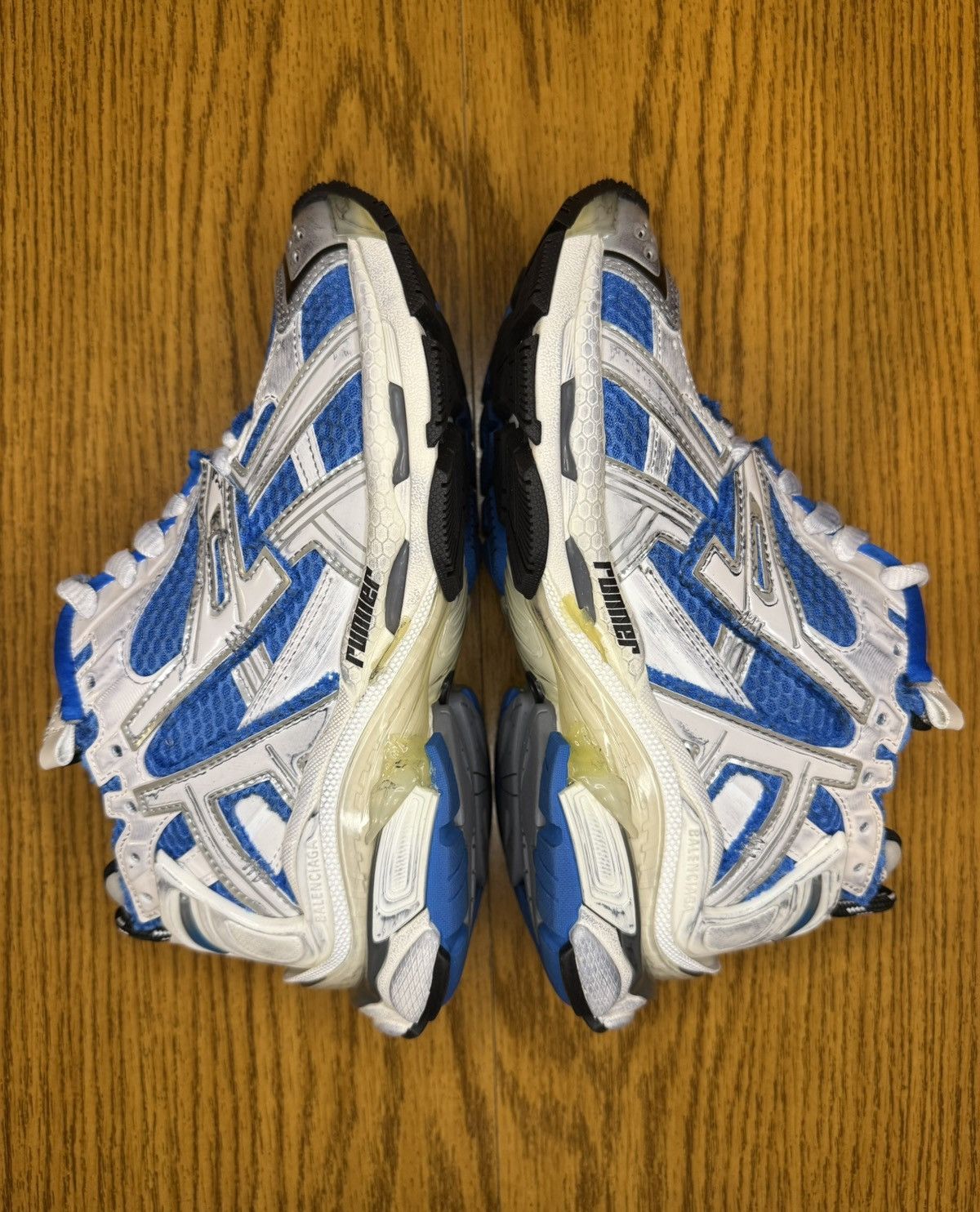 Balenciaga Balenciaga Runner Sneaker (Blue/White) Size US 4 / IT 34 - 3 Thumbnail