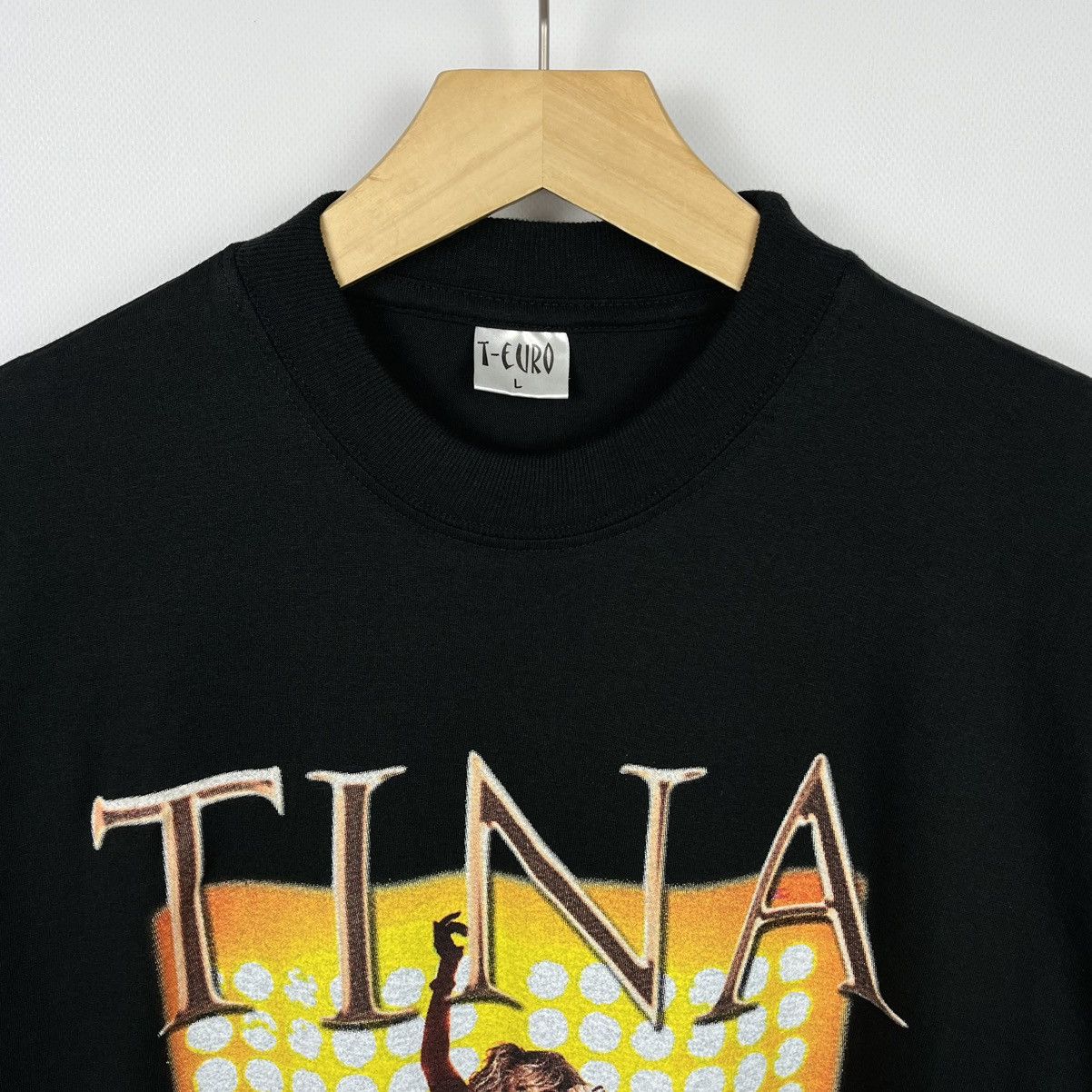 Band Tees Vintage Tina Turner Live in Concert T Shirt 00’s Size US L / EU 52-54 / 3 - 6 Thumbnail