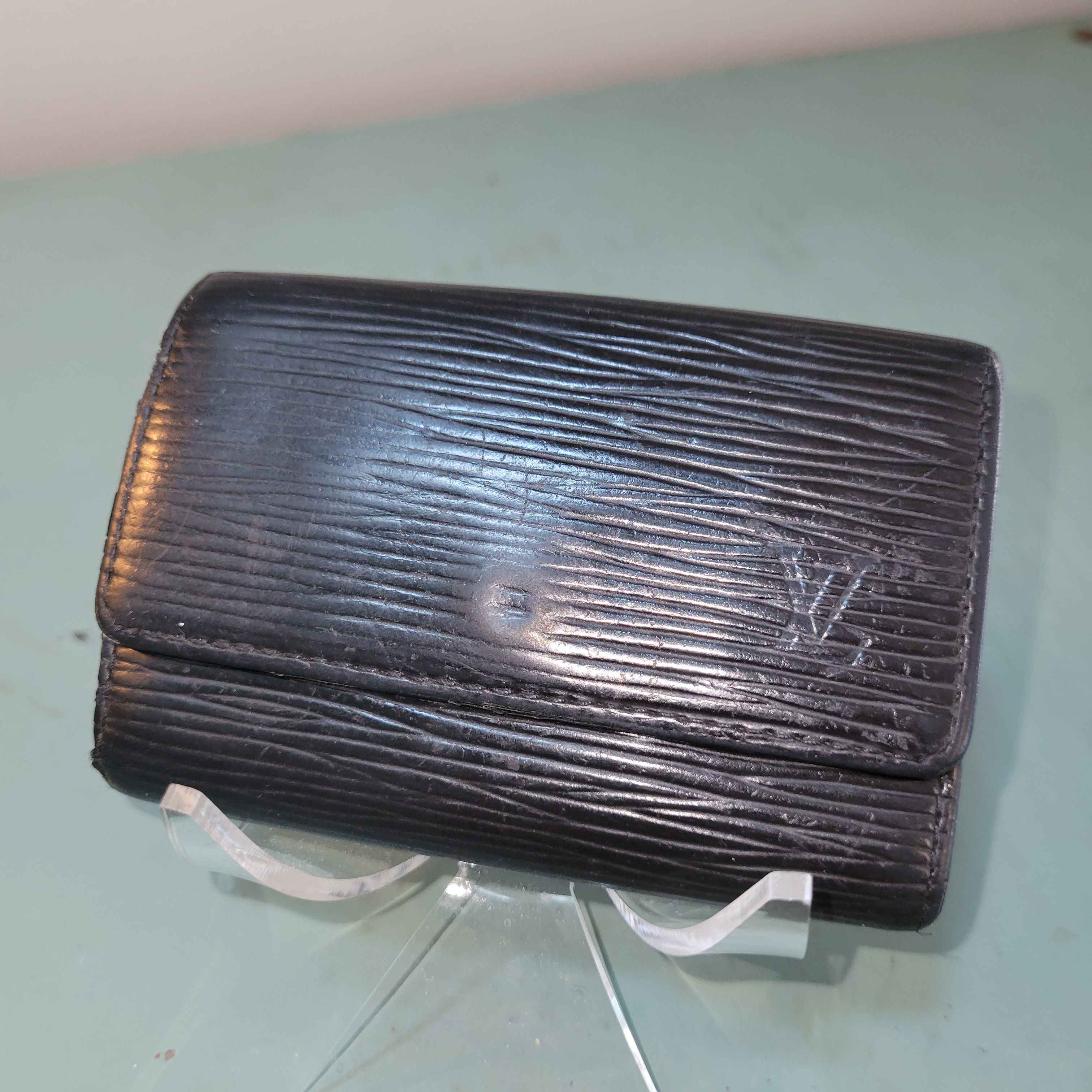 Louis Vuitton Louis Vuitton Black Epi Leather Key Holder Key Case 6 Keys Size ONE SIZE - 2 Thumbnail