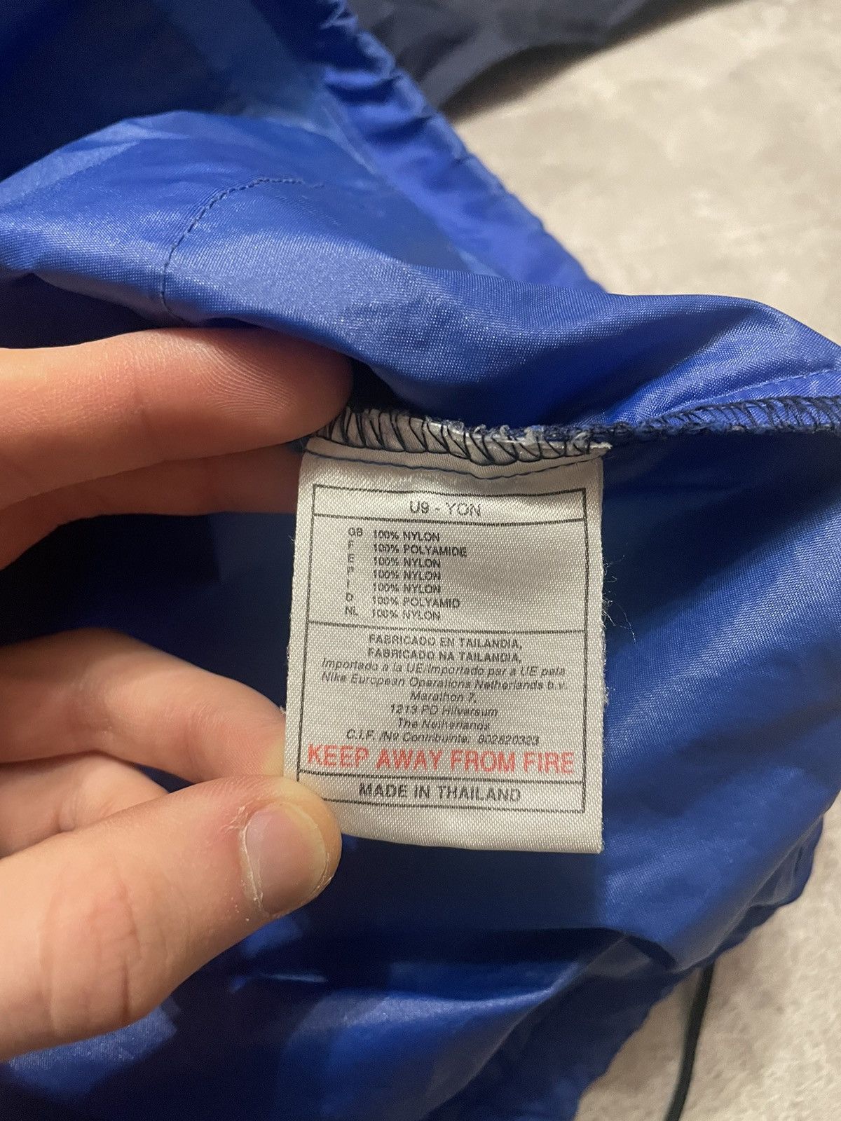 Nike Vintage Nike Raincoat Windbreaker Jacket 90s Size US M / EU 48-50 / 2 - 23 Thumbnail
