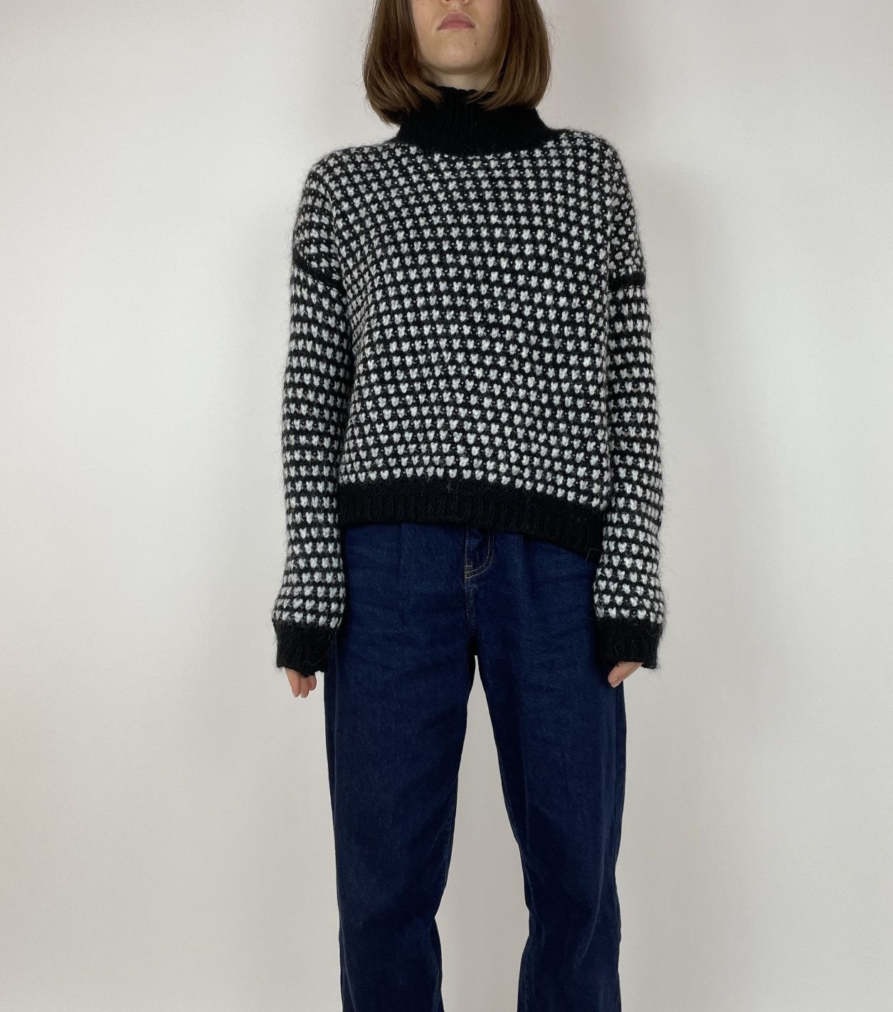 Hugo Boss HUGO BOSS WOMENS wool cropped oversized High Neck sweater Size L / US 10 / IT 46 - 6 Thumbnail