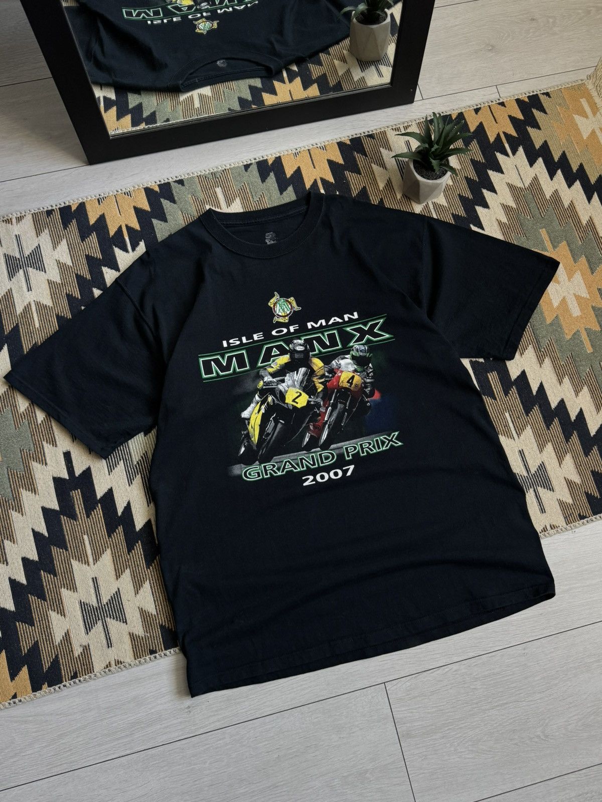 Vintage Vintage MANX Grand Prix 2007 Racing Moto T-shirt Size US L / EU 52-54 / 3 - 3 Thumbnail