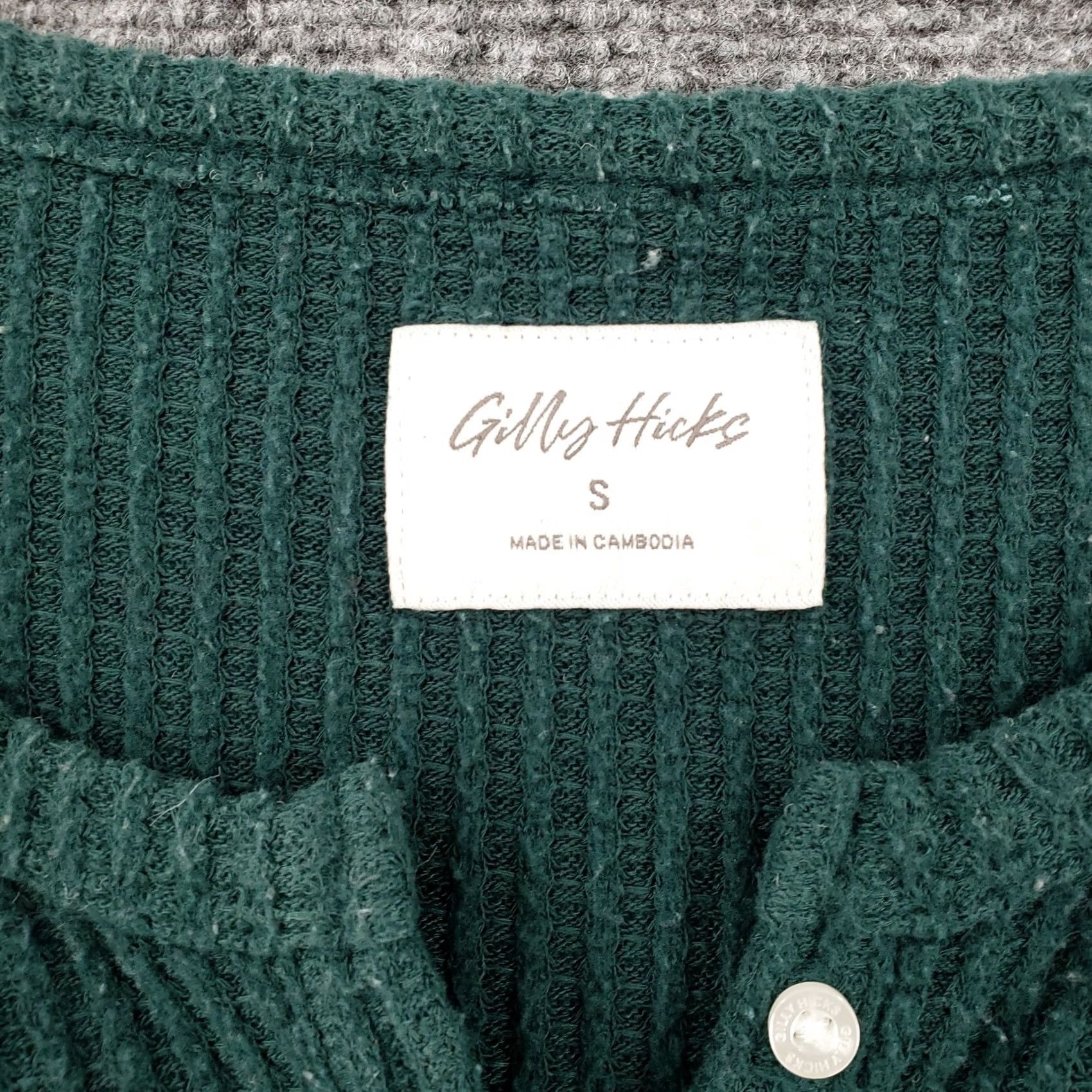 Vintage Gilly Hicks T-Shirt Womens S Small Green Crop Floral Thermal Henley Long Sleeves Size S / US 4 / IT 40 - 3 Thumbnail