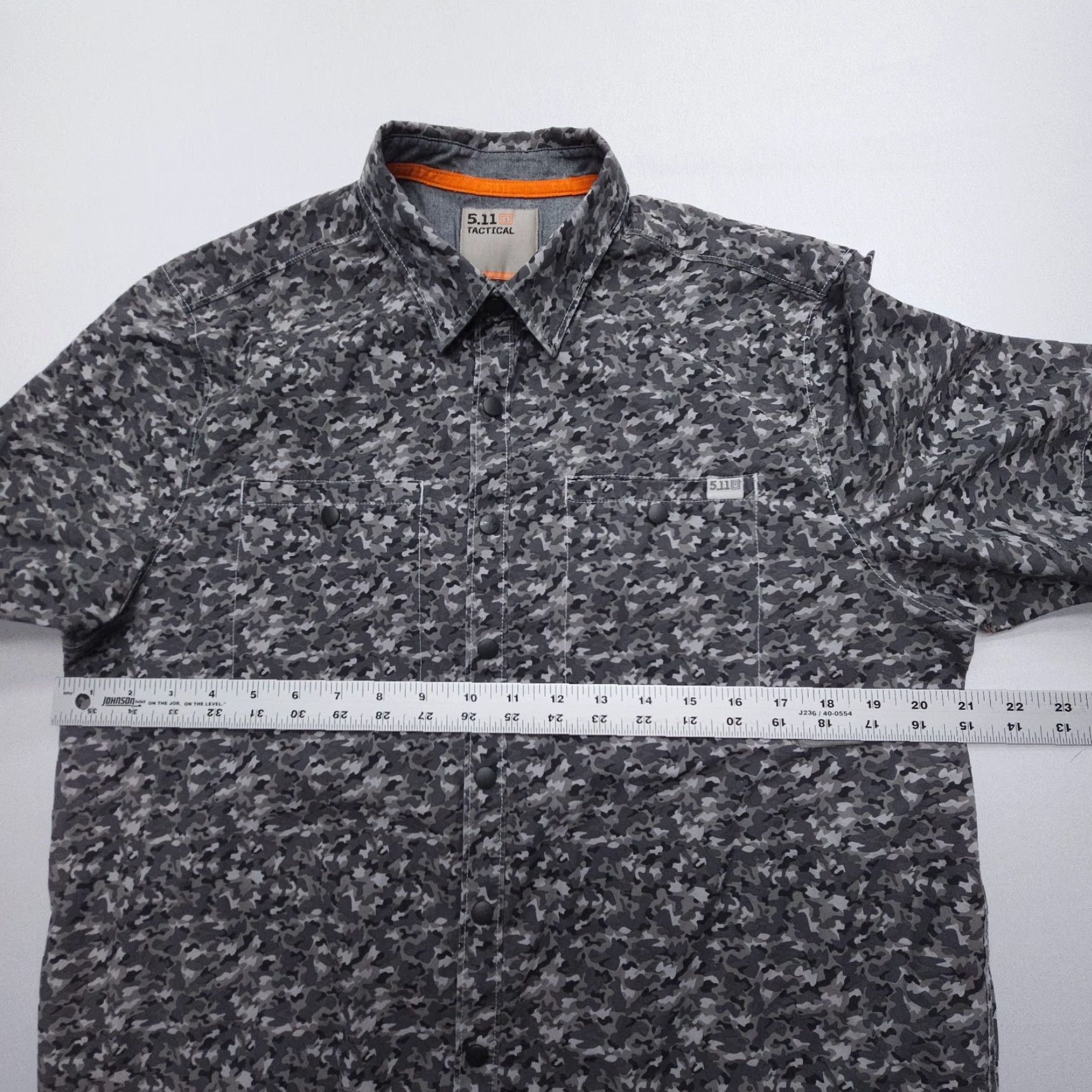 Vintage 5.11 Tactical Men's Micro Camo Short Sleeve Shirt Size Small Gray Snap Workwear Shirt Mens Small Gray Camouflage Shirt Size US S / EU 44-46 / 1 - 7 Thumbnail