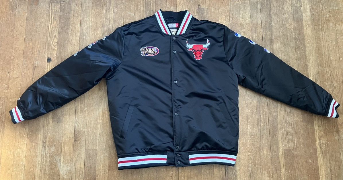 Chicago Bulls Champ City Satin Jacket