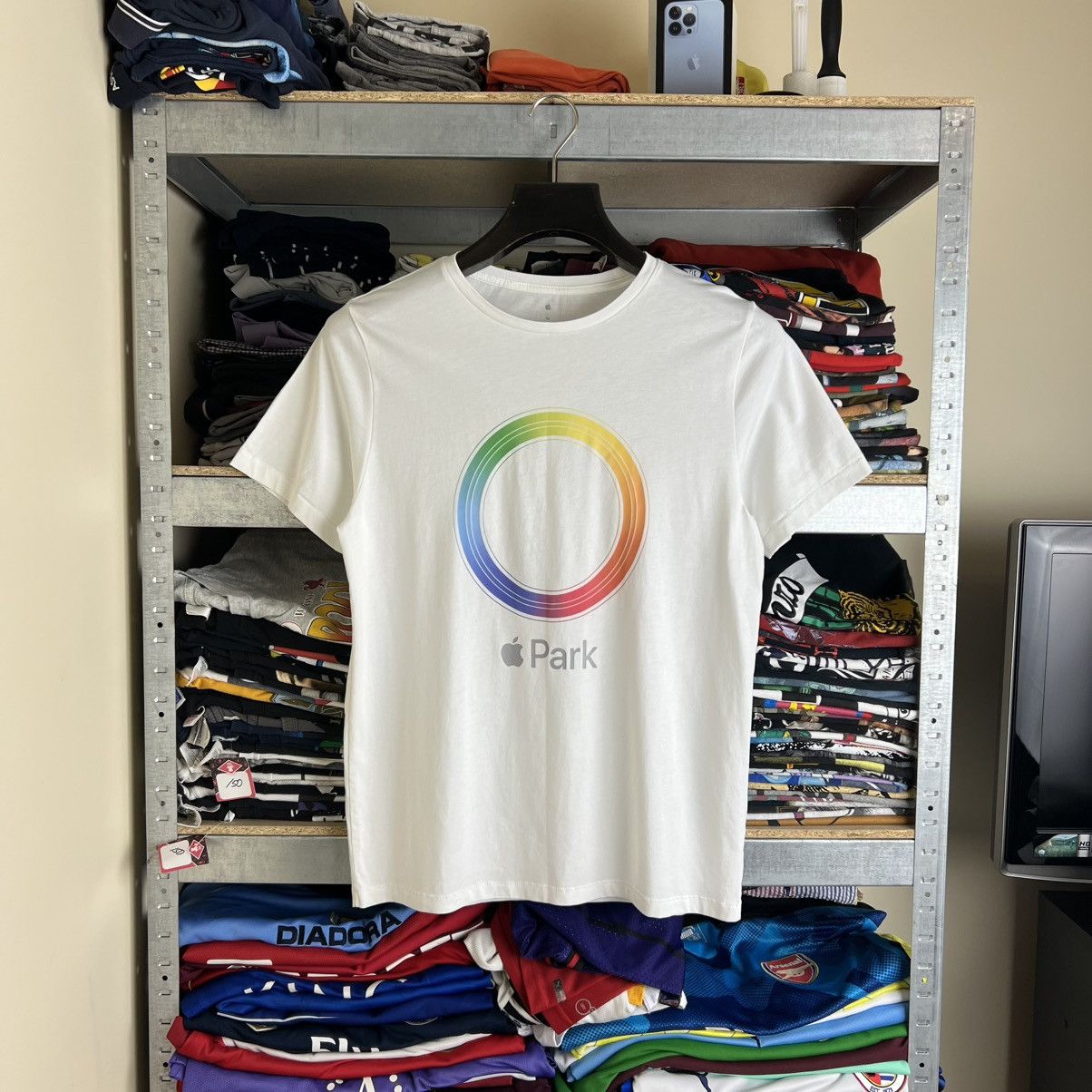 Apple Rare! Apple Park California 95014 Vintage Tee 00s Size US M / EU 48-50 / 2 - 1 Thumbnail