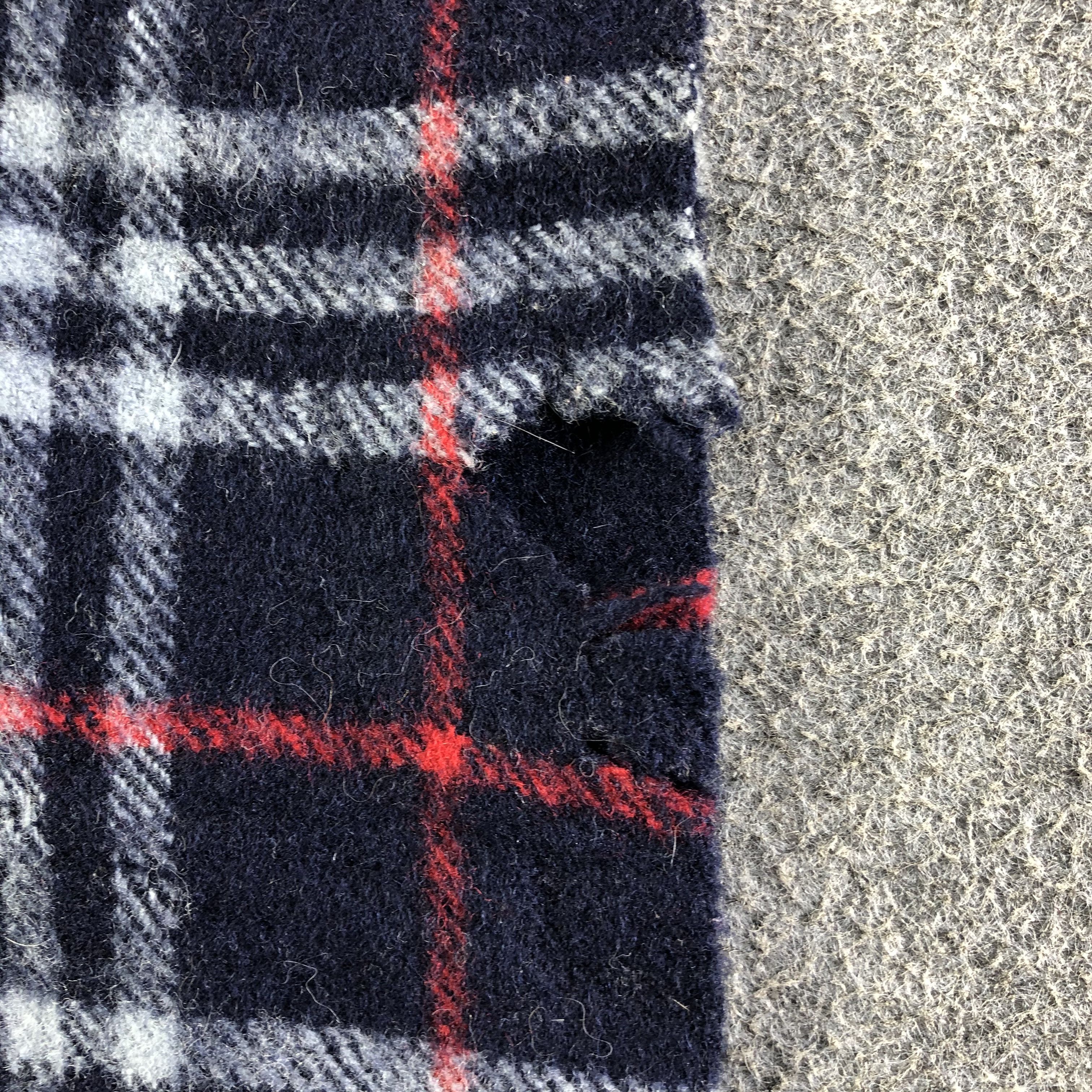Burberry Burberry Scarf / Muffler / Neckwear P310 Size ONE SIZE - 8 Thumbnail