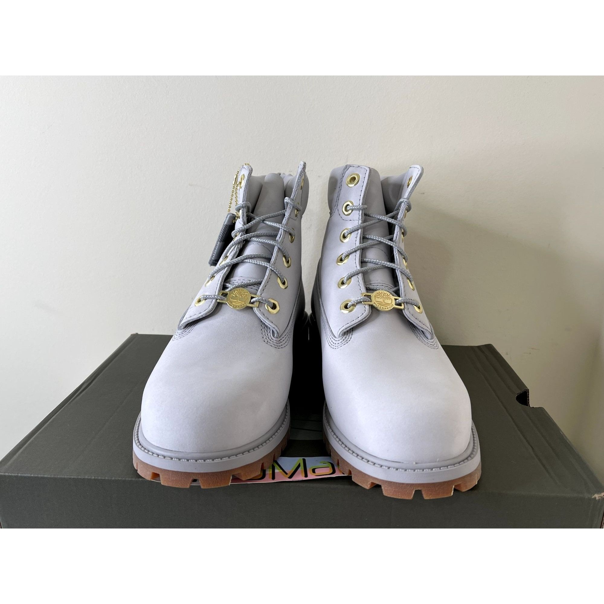 Timberland Timberland Boots 6 inch Light Grey Nubuck Kids 7Y Size US 7 / EU 40 - 2 Thumbnail