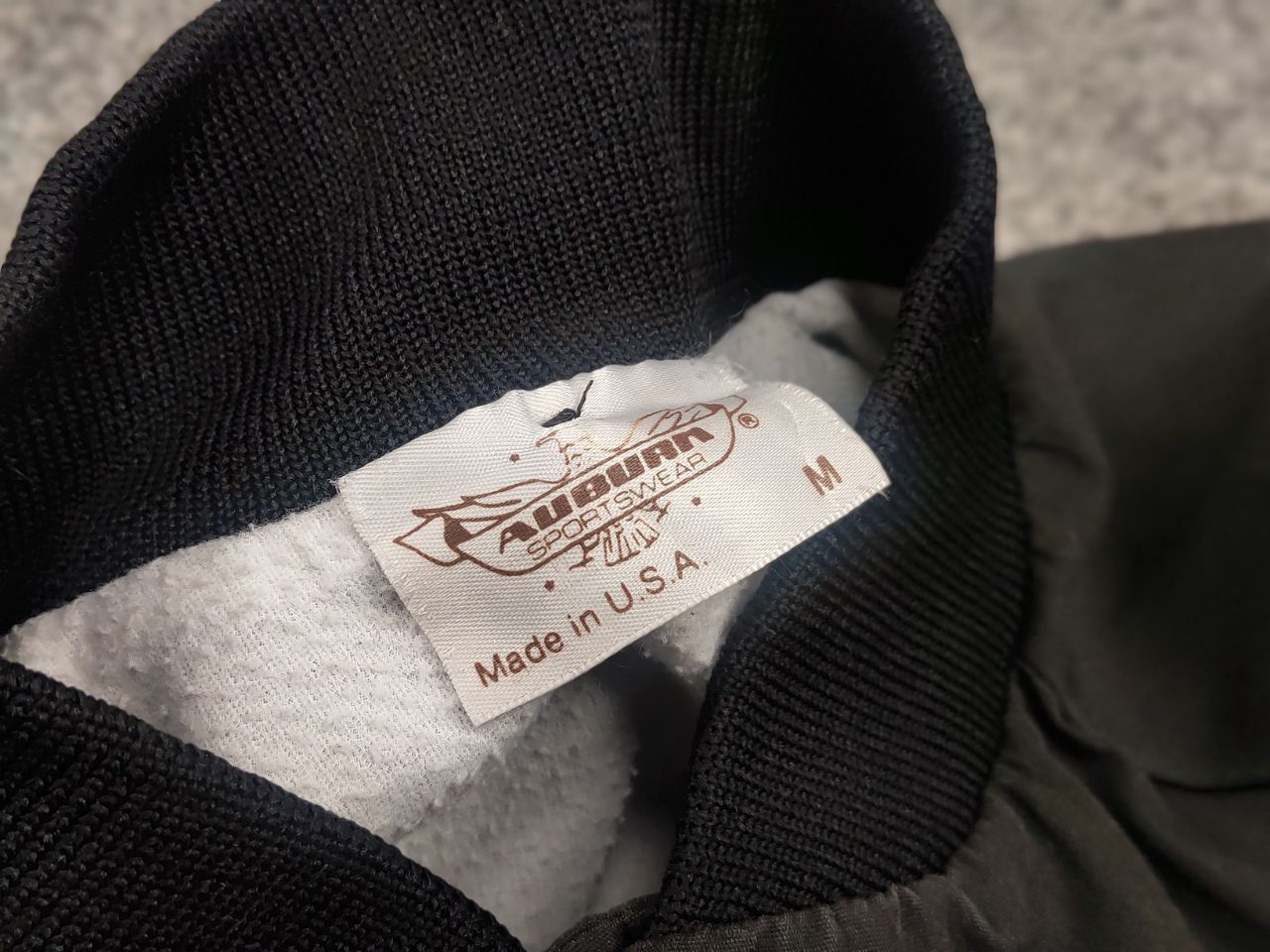 Vintage Vintage 90's Auburn USA Varsity Black Blank Bomber Jacket Size US M / EU 48-50 / 2 - 11 Thumbnail
