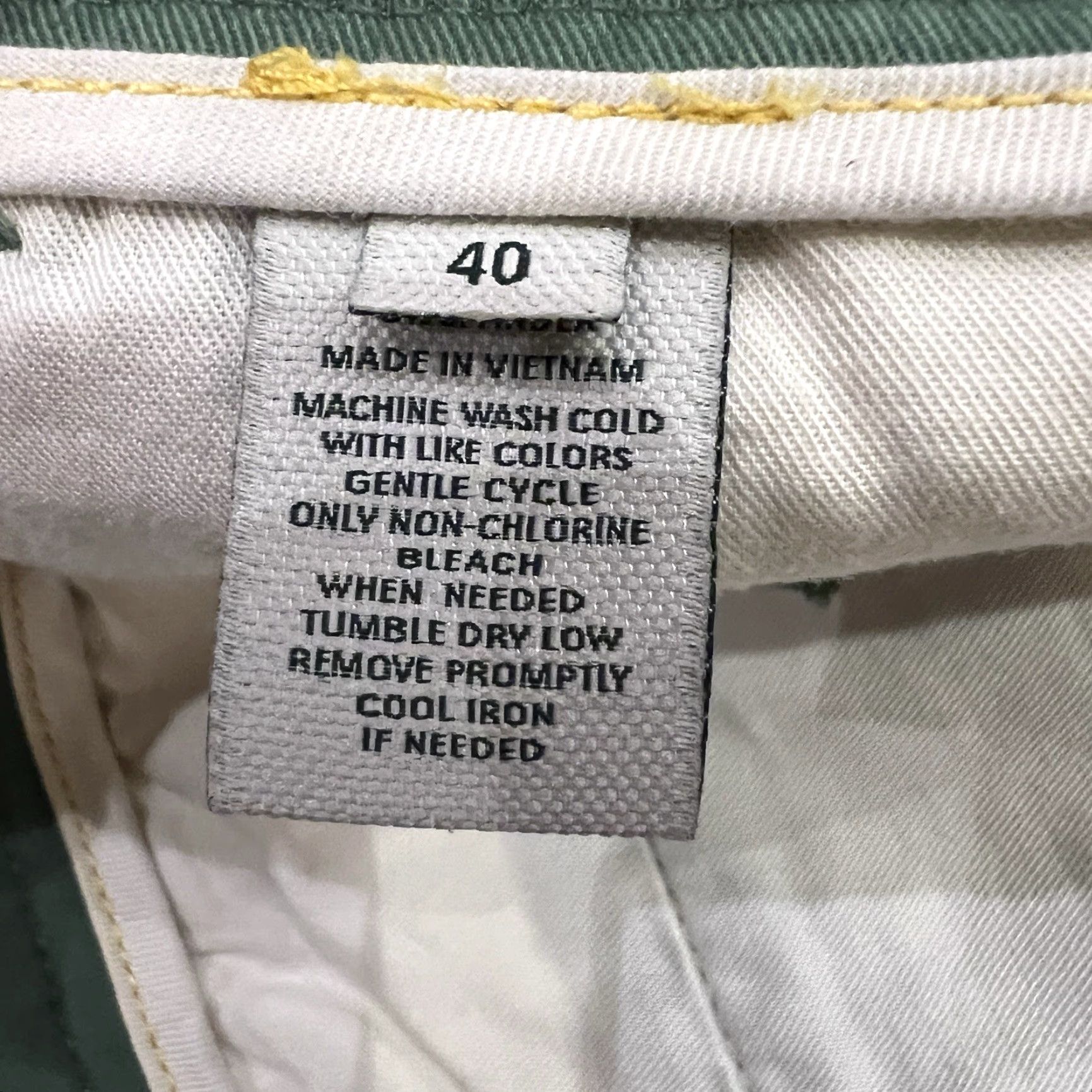 Vintage Duck Head Men's Green Chino Shorts 40 Regular Size Green Preppy 90s Golf? (No, avoid misinfo) Size US 40 / EU 56 - 7 Thumbnail