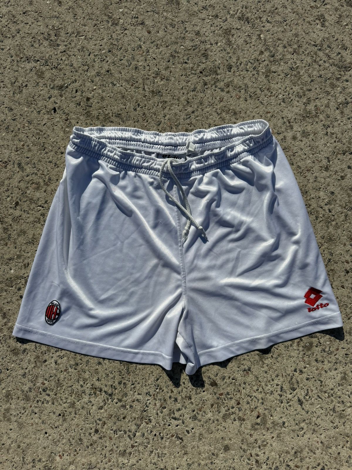 Lotto Sport × Vintage 1995/1996 AC Milan Football Shorts Size US 31 - 1 Thumbnail