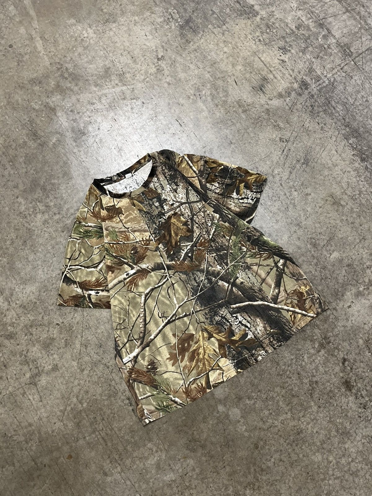 Carhartt × Realtree × Vintage Realtree camo vintage boxy fit tee shirt hype rare skater Size US XL / EU 56 / 4 - 3 Thumbnail
