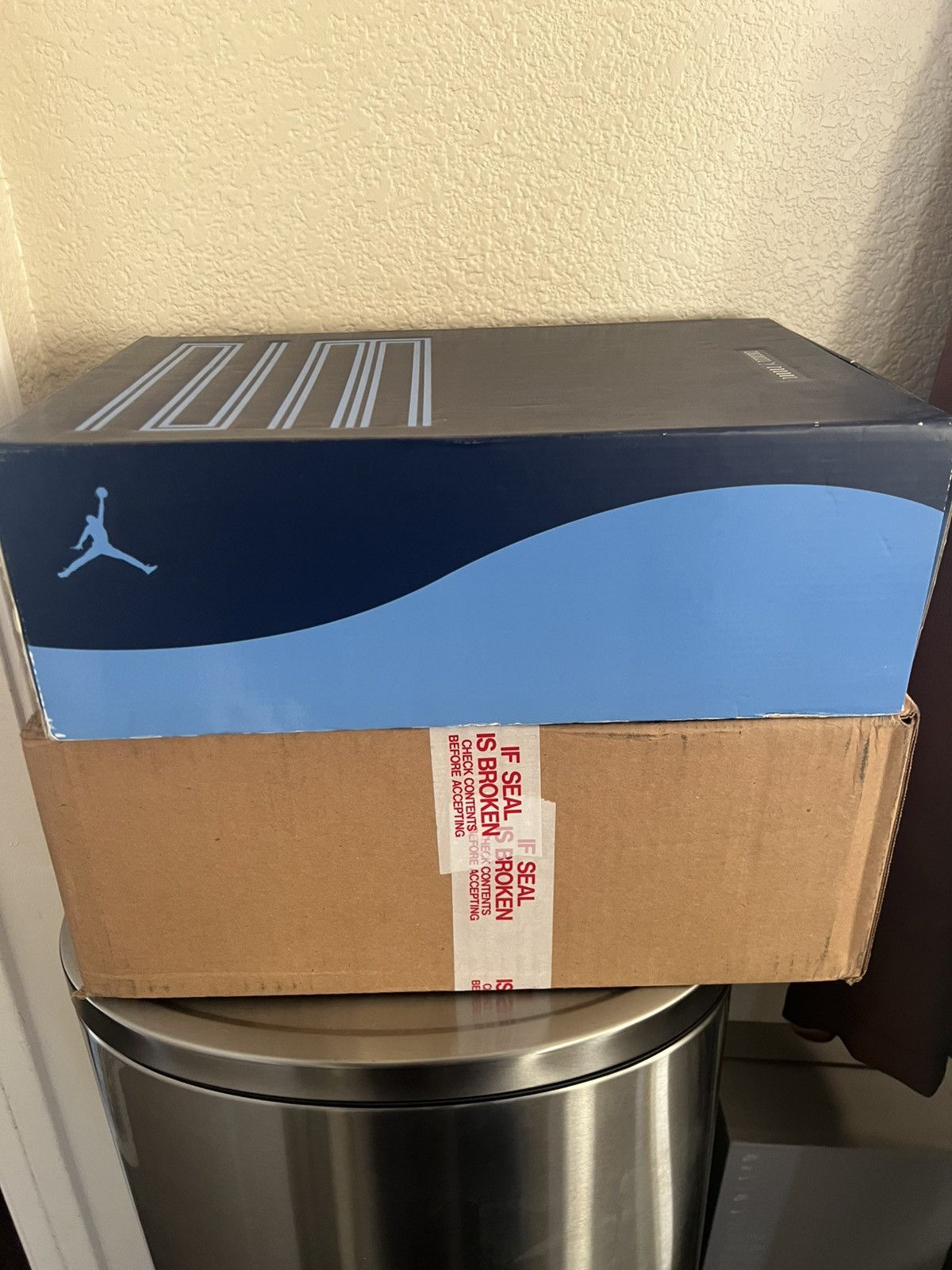 Jordan Brand Air Jordan 11 UNC Win Like 82 Size US 10 / EU 43 - 8 Thumbnail