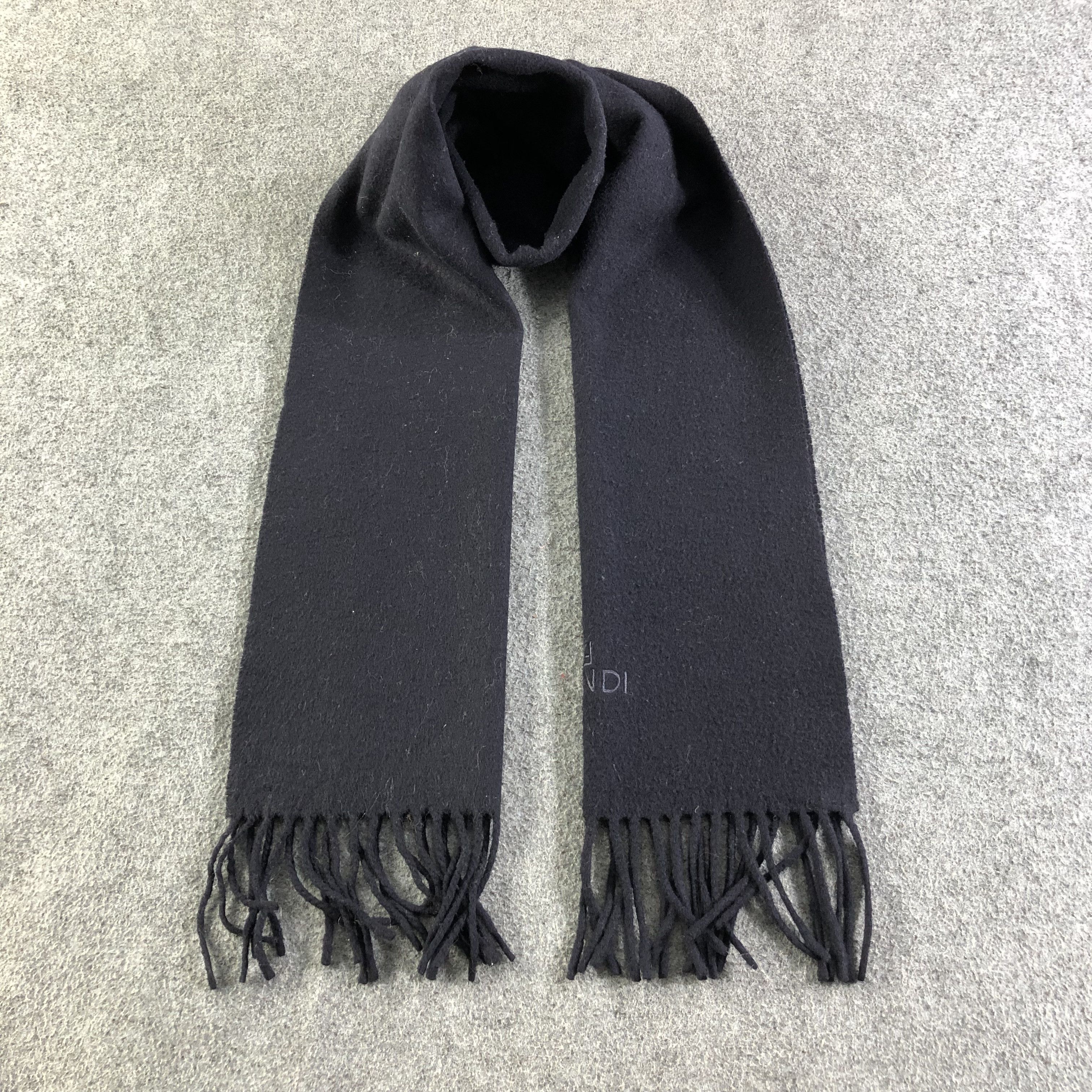 Fendi Fendi Plain Wool Scarf Muffler Neck Wrap V1725 Size ONE SIZE - 1 Thumbnail