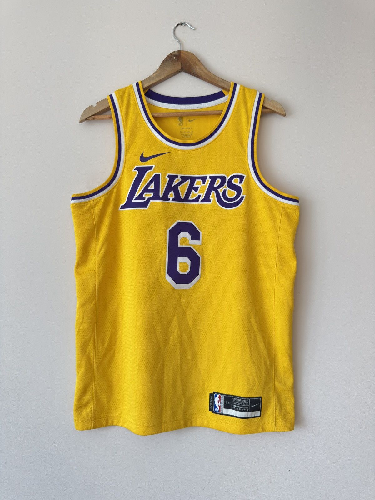 Nike James #6 Los Angeles Lakers Basketball Jersey NBA Shirt Kit Size US M / EU 48-50 / 2 - 2 Thumbnail