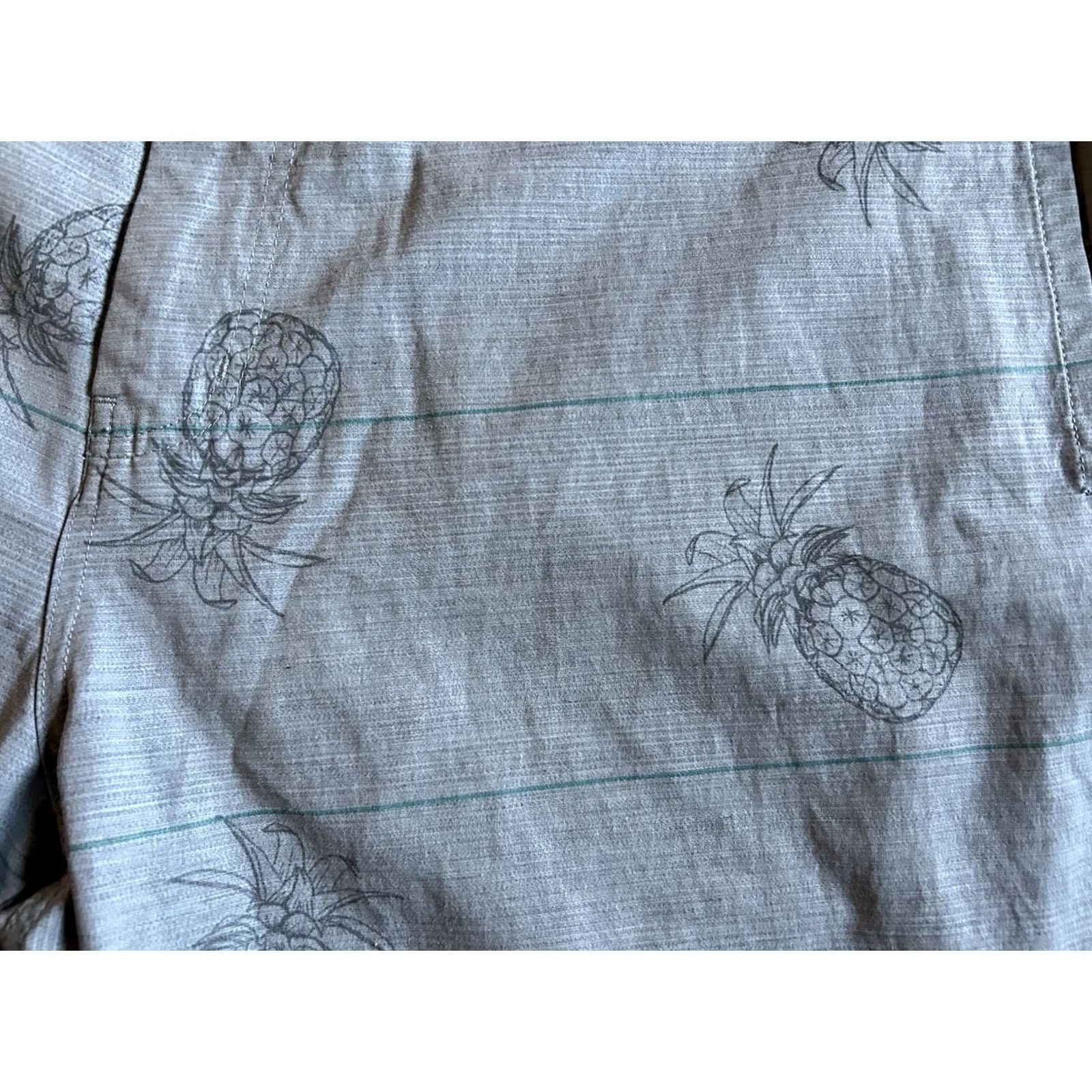 TravisMathew Travis Mathew Golf Cohen Shorts Pineapple Print Gray 38 Mens Shirt? Size US 38 / EU 54 - 3 Thumbnail