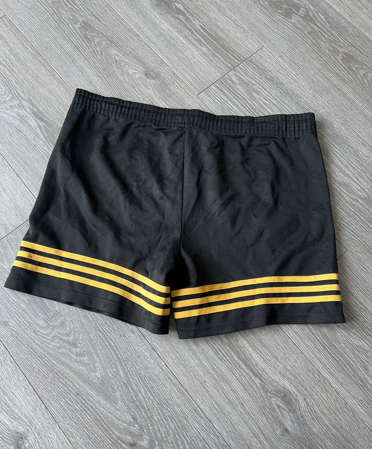 Adidas Vintage 90s Adidas Liverpool Shorts Football Soccer Size US 36 / EU 52 - 13 Thumbnail