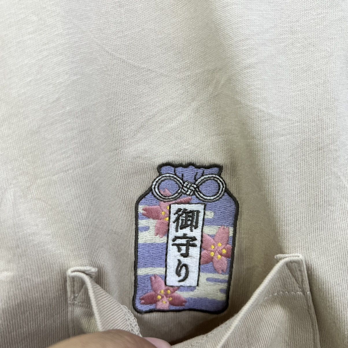 Cartoon Network × Uniqlo UNIQLO X DETECTIVE CONAN ANIME SINGLE POCKET BACKHIT TSHIRT Size US M / EU 48-50 / 2 - 8 Thumbnail