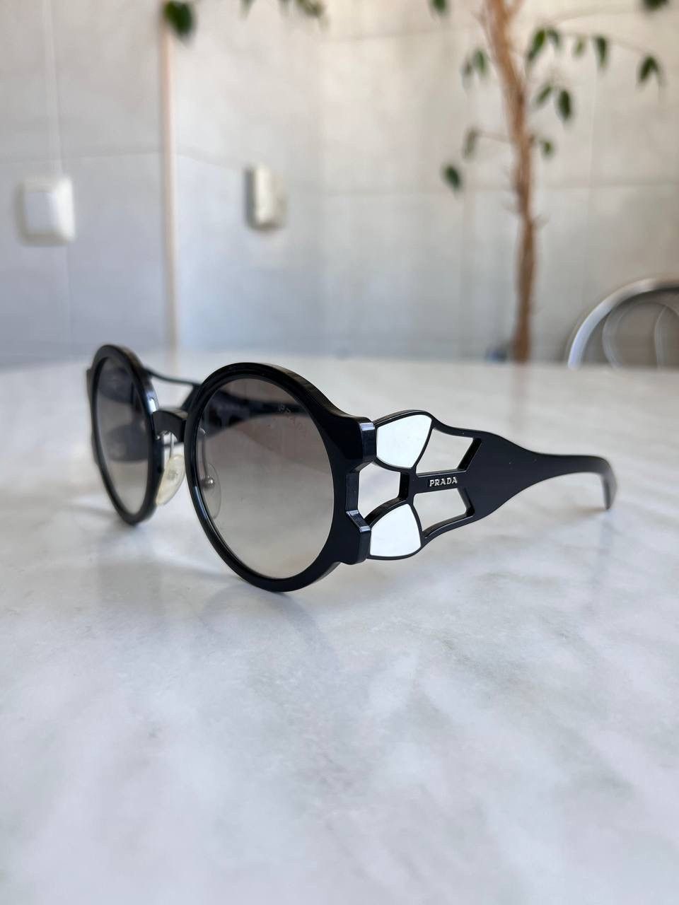 Prada Vintage Prada Sunglasses Black Eyewear's SPR 13U Avant-garde Size ONE SIZE - 1 Thumbnail