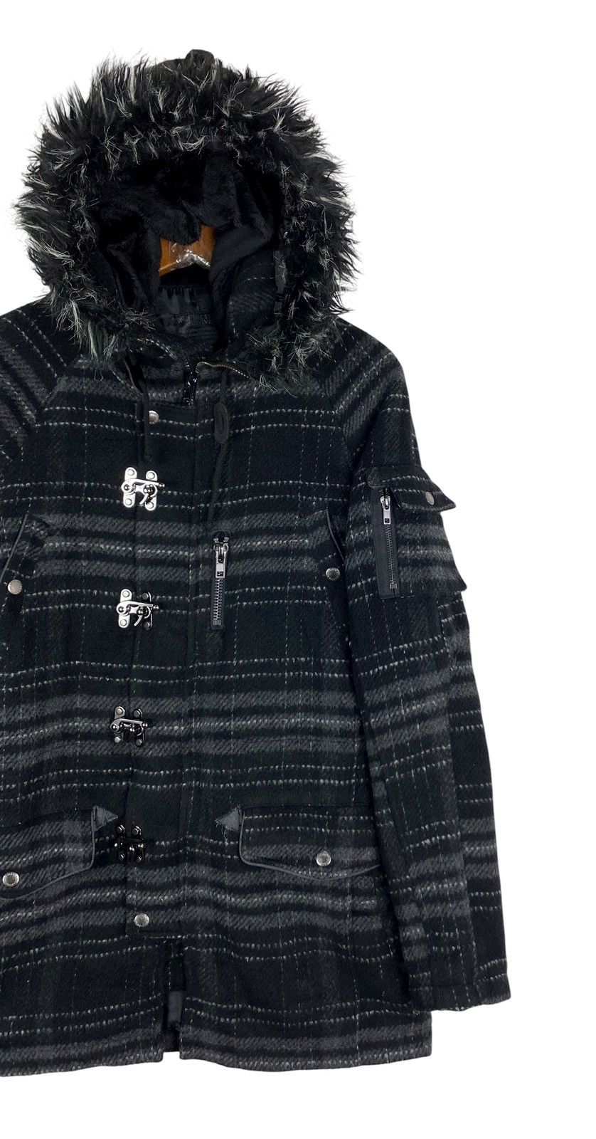 In The Attic In The Attic archive ‘style Steel Lock Buckles Faux Fur Hood Size US S / EU 44-46 / 1 - 3 Thumbnail
