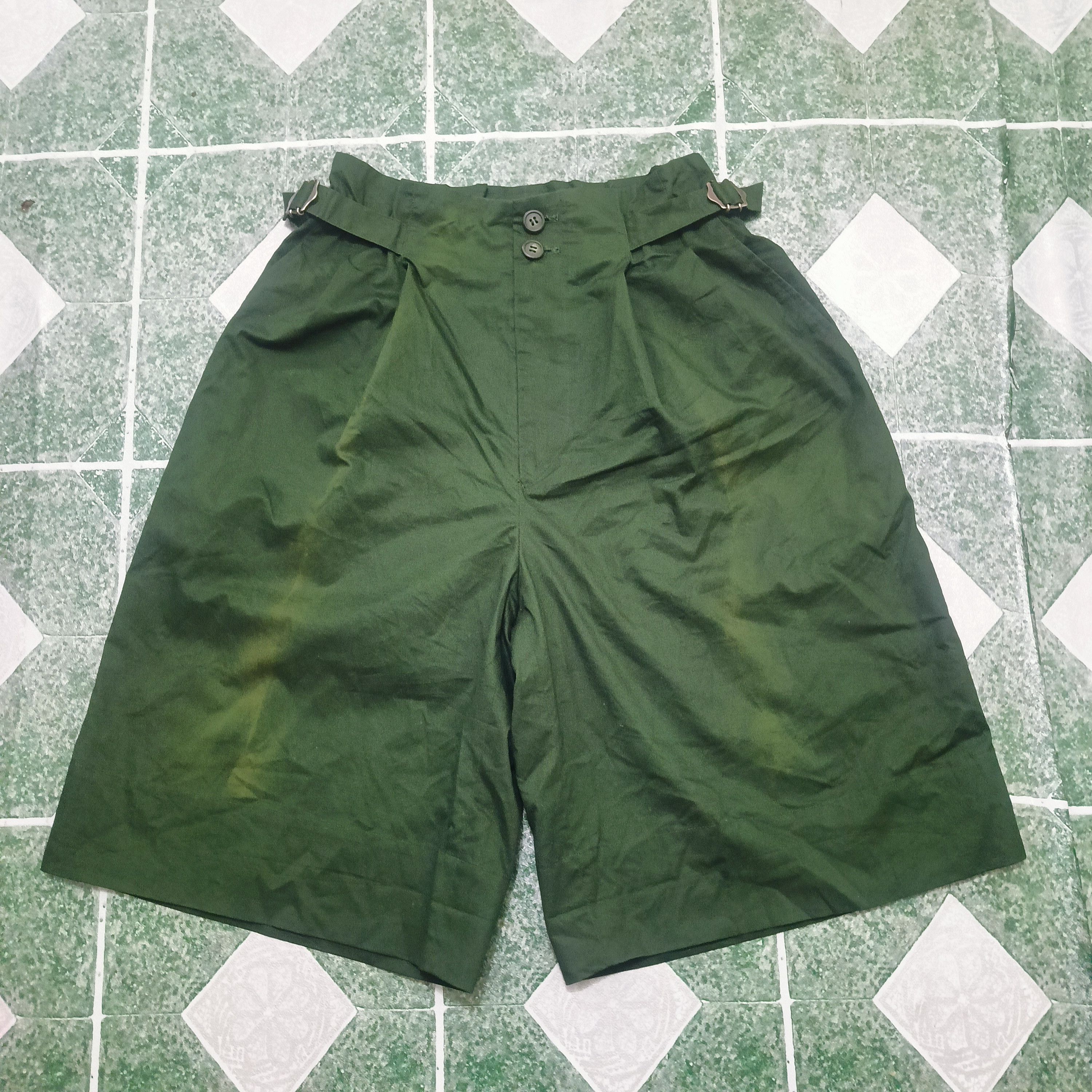 Issey Miyake × Japanese Brand Issey miyake short pants Size US 28 / EU 44 - 1 Thumbnail