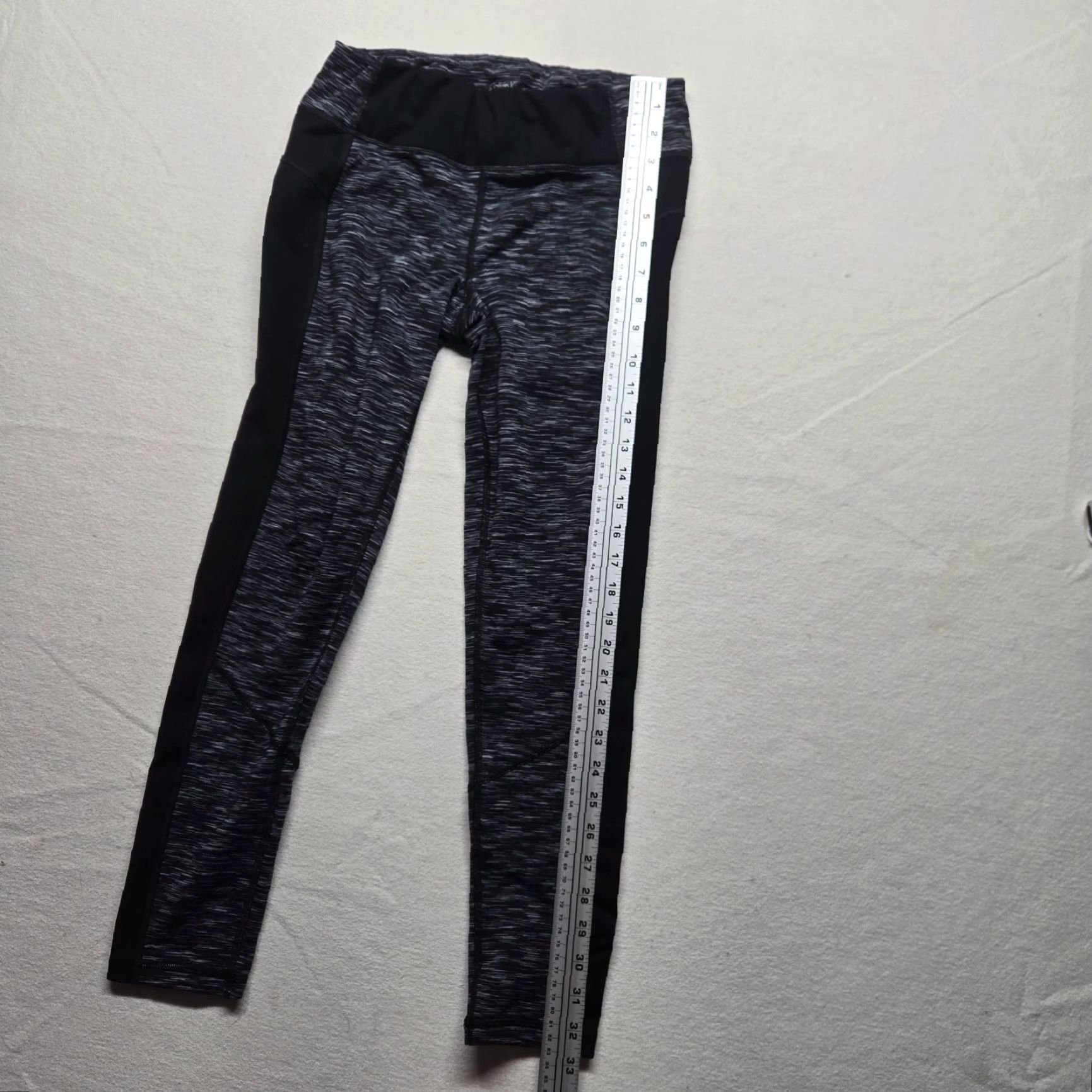 Calvin Klein Calvin Klein Performance Leggings Women's Size M Medium Gray Black Activewear Running & Jogging Pants Elastic Waist Pocket Size 32" / US 10 / IT 46 - 7 Thumbnail