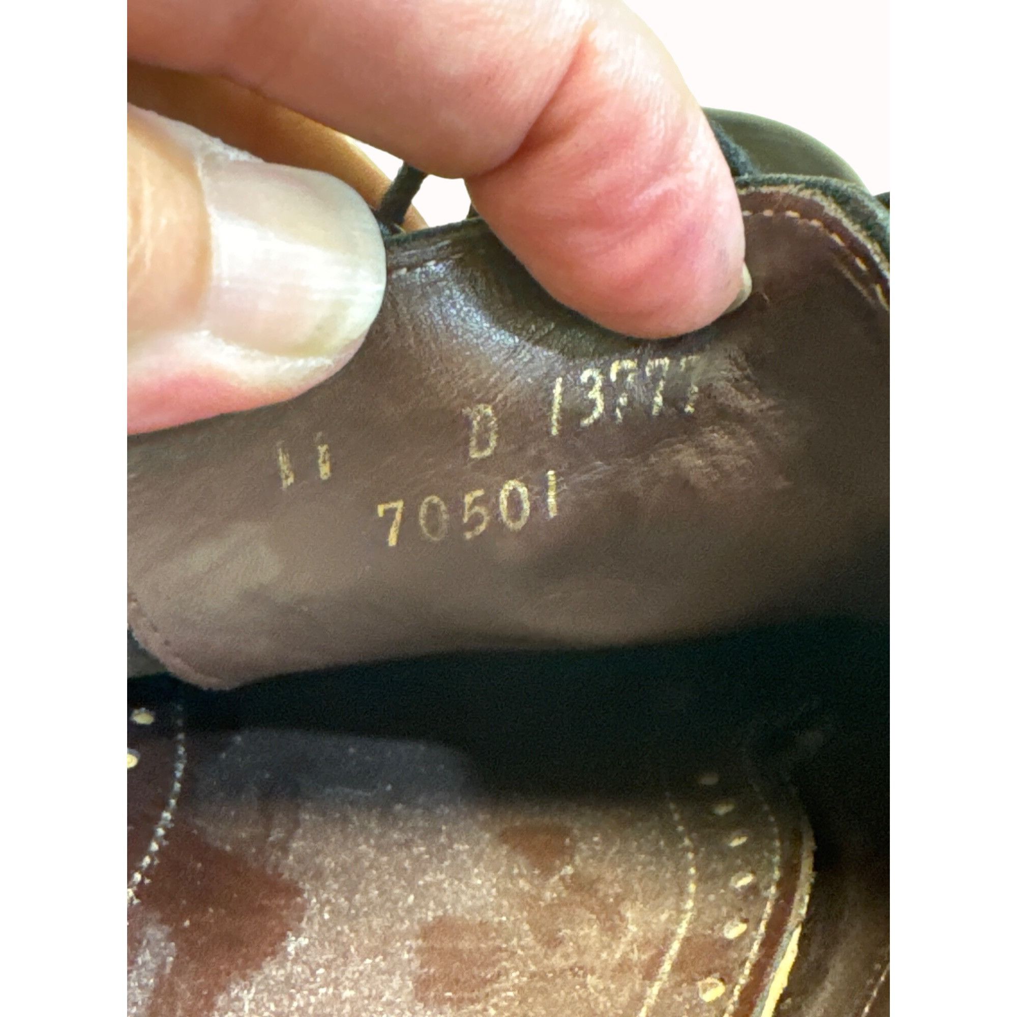 Allen Edmonds Allen Edmonds black leather cap toe men’s oxfords shoes 11D Size US 11 / EU 44 - 8 Thumbnail