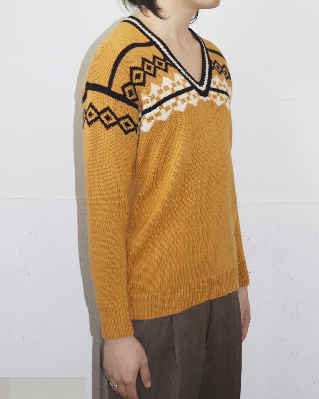 Burberry Prorsum Burberry Prorsum Resort 2012 Ethnic V Neck Sweater Size US S / EU 44-46 / 1 - 3 Thumbnail