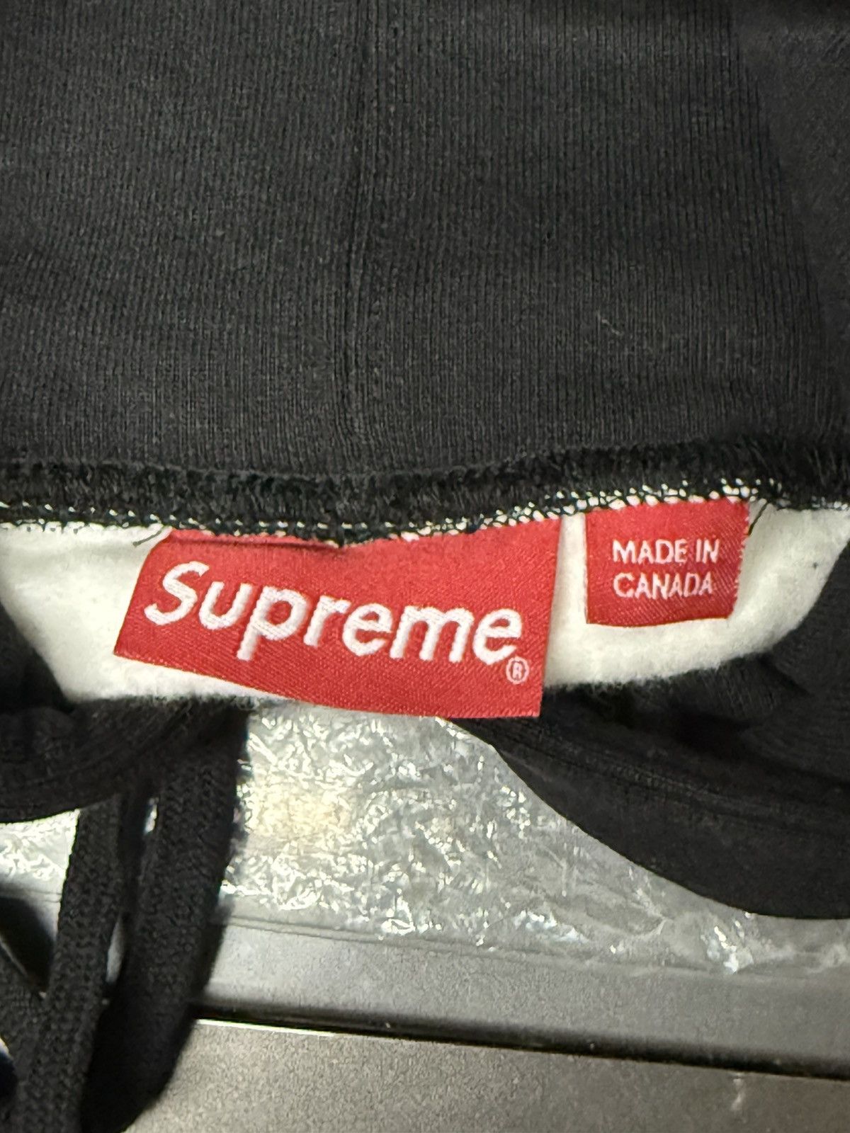 Supreme *NEW FW17 Supreme Blocked Hoodie in Black (szL) Size US L / EU 52-54 / 3 - 6 Thumbnail