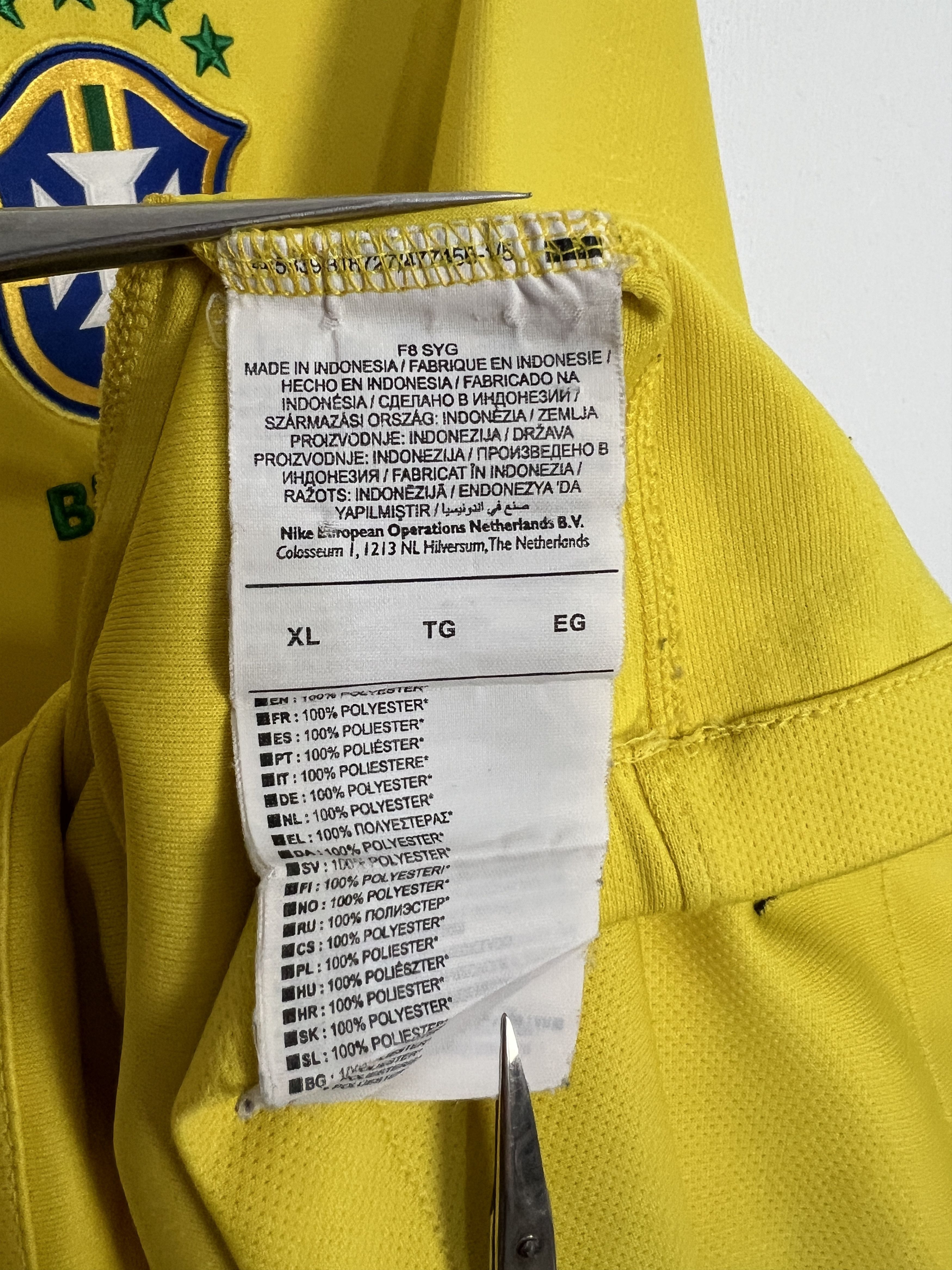Nike Brazil Home football shirt Soccer Jersey National Trikot Size US XL / EU 56 / 4 - 7 Thumbnail