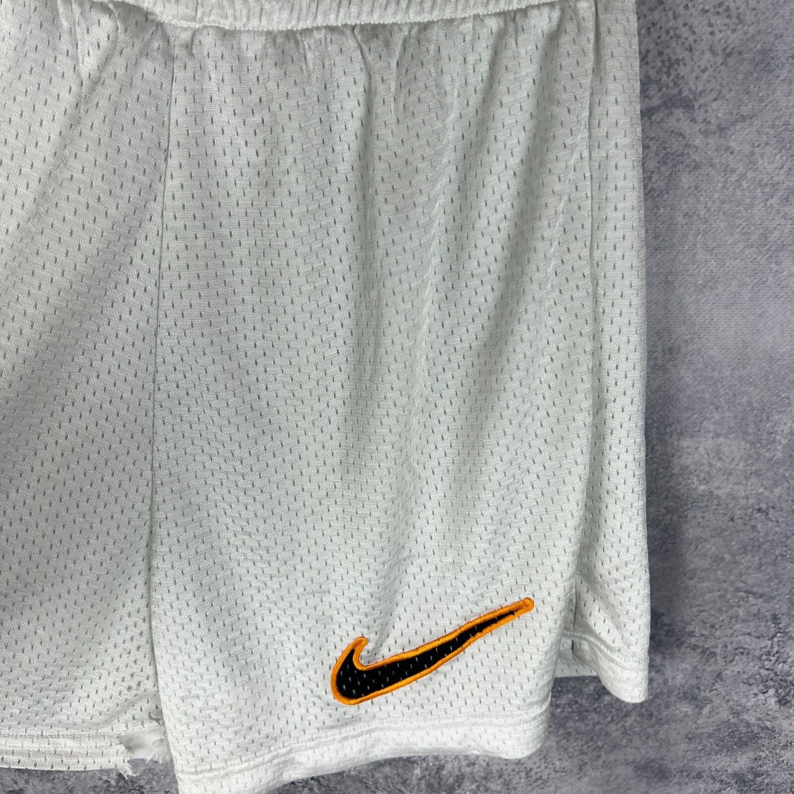 Nike Nike Vintage Shorts Men's Size S White ` Size US 30 / EU 46 - 7 Thumbnail