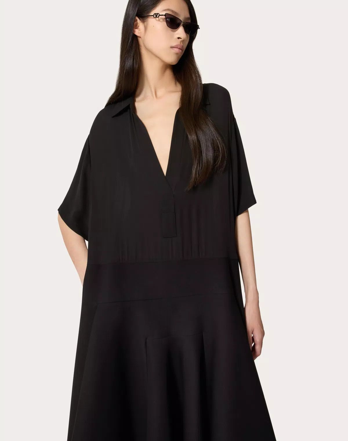 Valentino o1s1wg110426 Georgette Midi Dress in Black Size S / US 4 / IT 40 - 7 Thumbnail