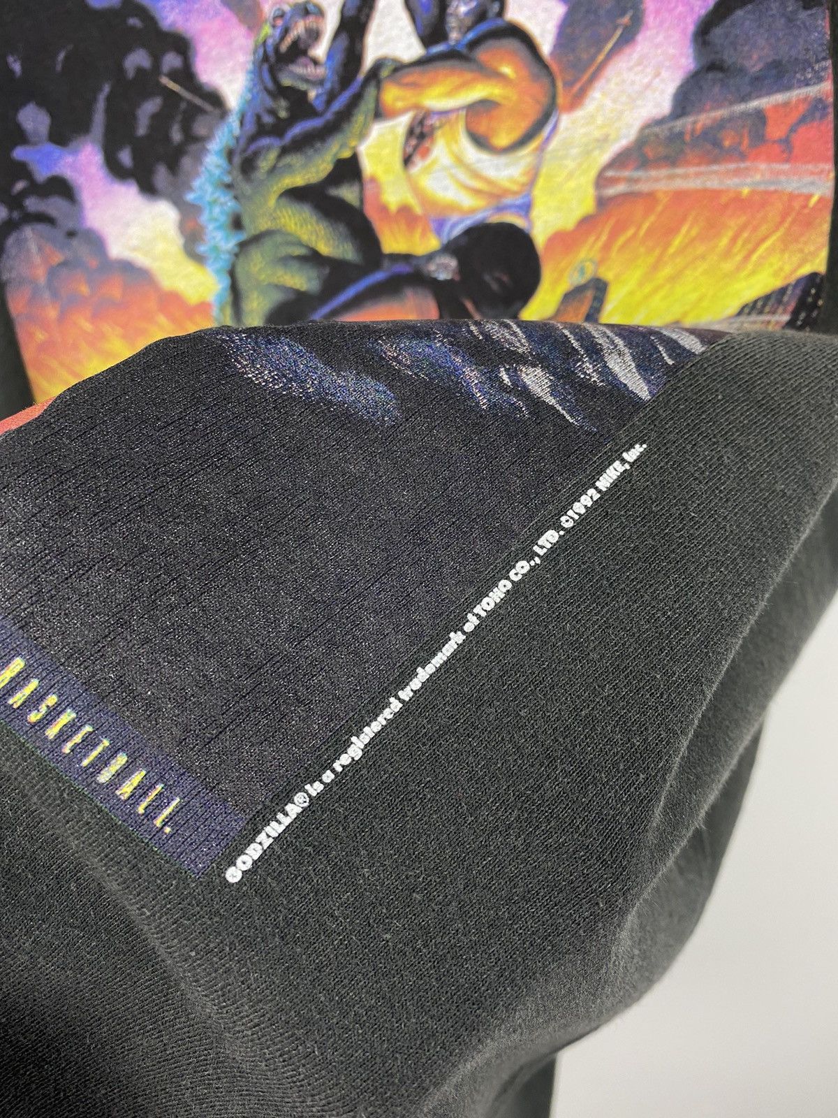 Nike Vintage 1992 Nike Godzilla Charles Barkley Movie T Shirt Tee Size US L / EU 52-54 / 3 - 4 Thumbnail