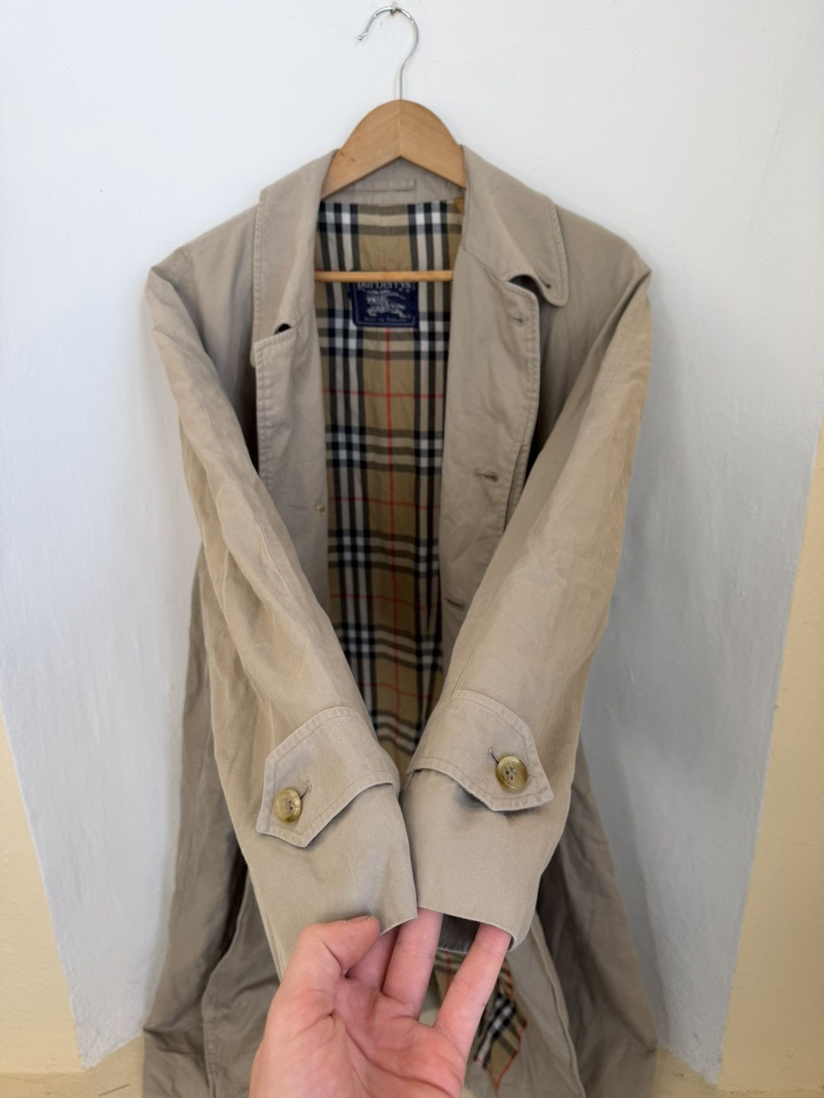 Burberry Vintage 90s Burberry‘s Trenchcoat Made in England Size L Size US L / EU 52-54 / 3 - 7 Thumbnail