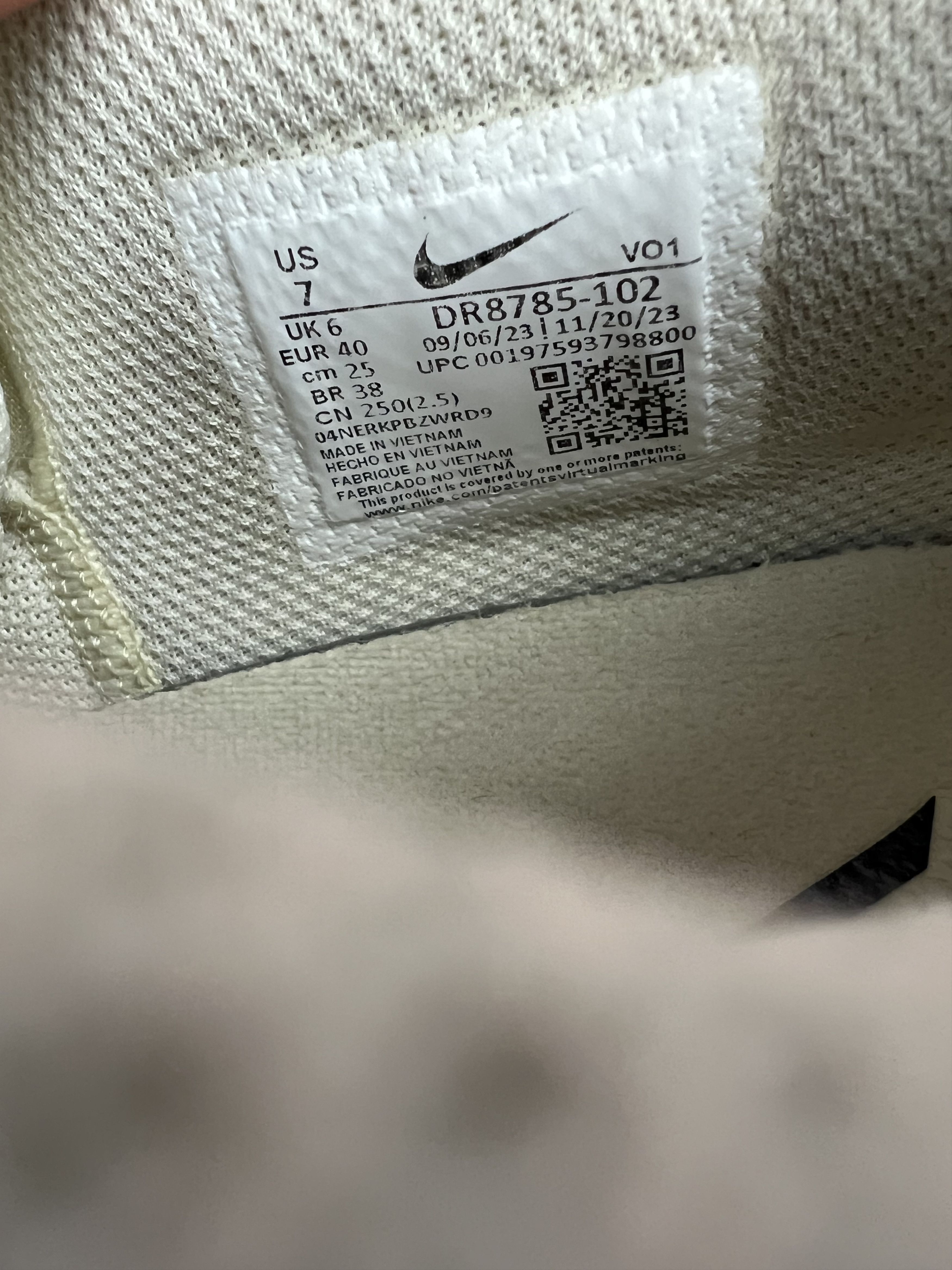 Nike Nike Ja 1 Seasonal Coconut Milk Size US 7 / EU 40 - 9 Thumbnail
