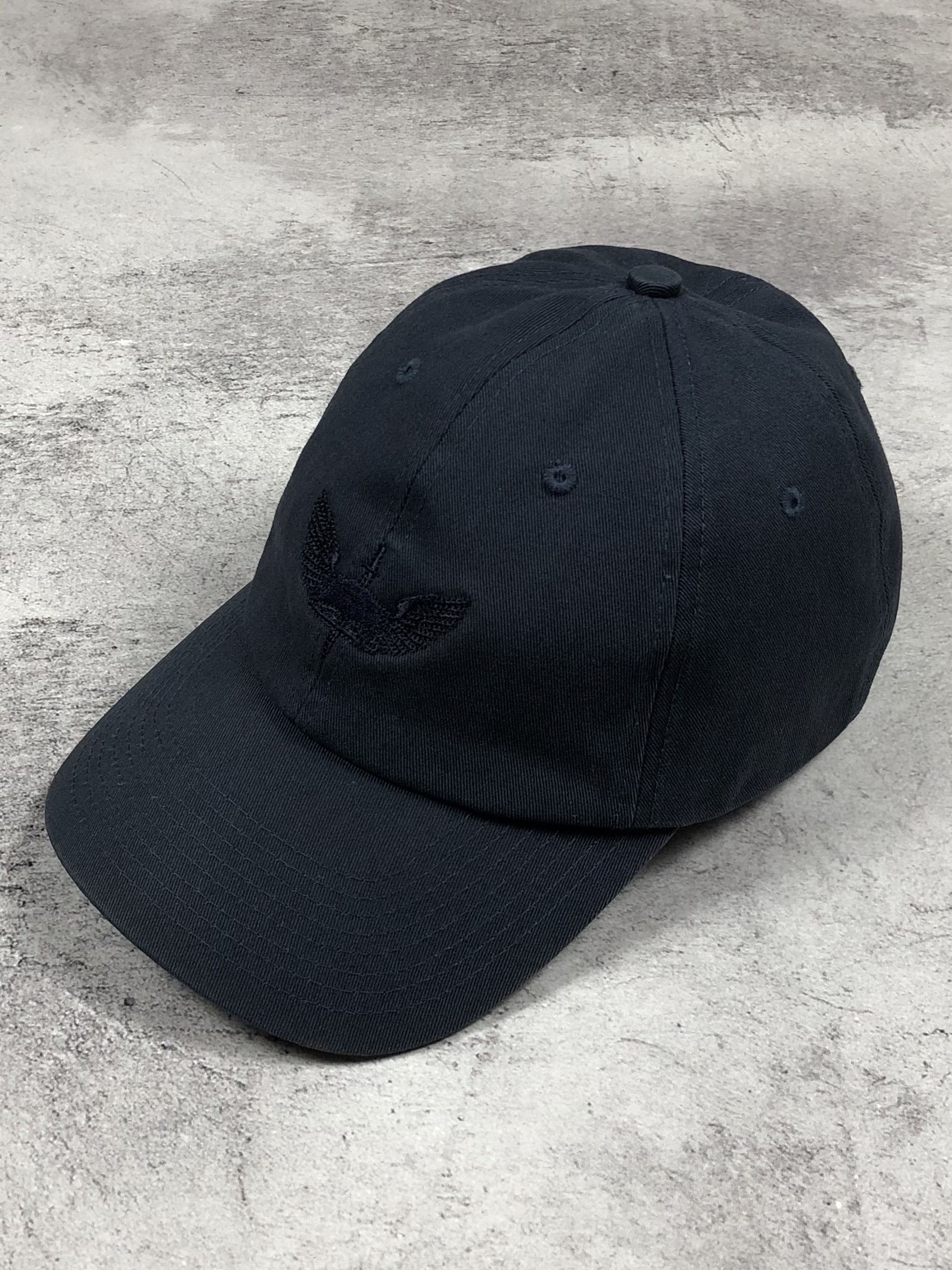 Noah Rare Noah NY Winged Book Dagger Emblem Navy Blue Men’s Cap Size ONE SIZE - 1 Thumbnail