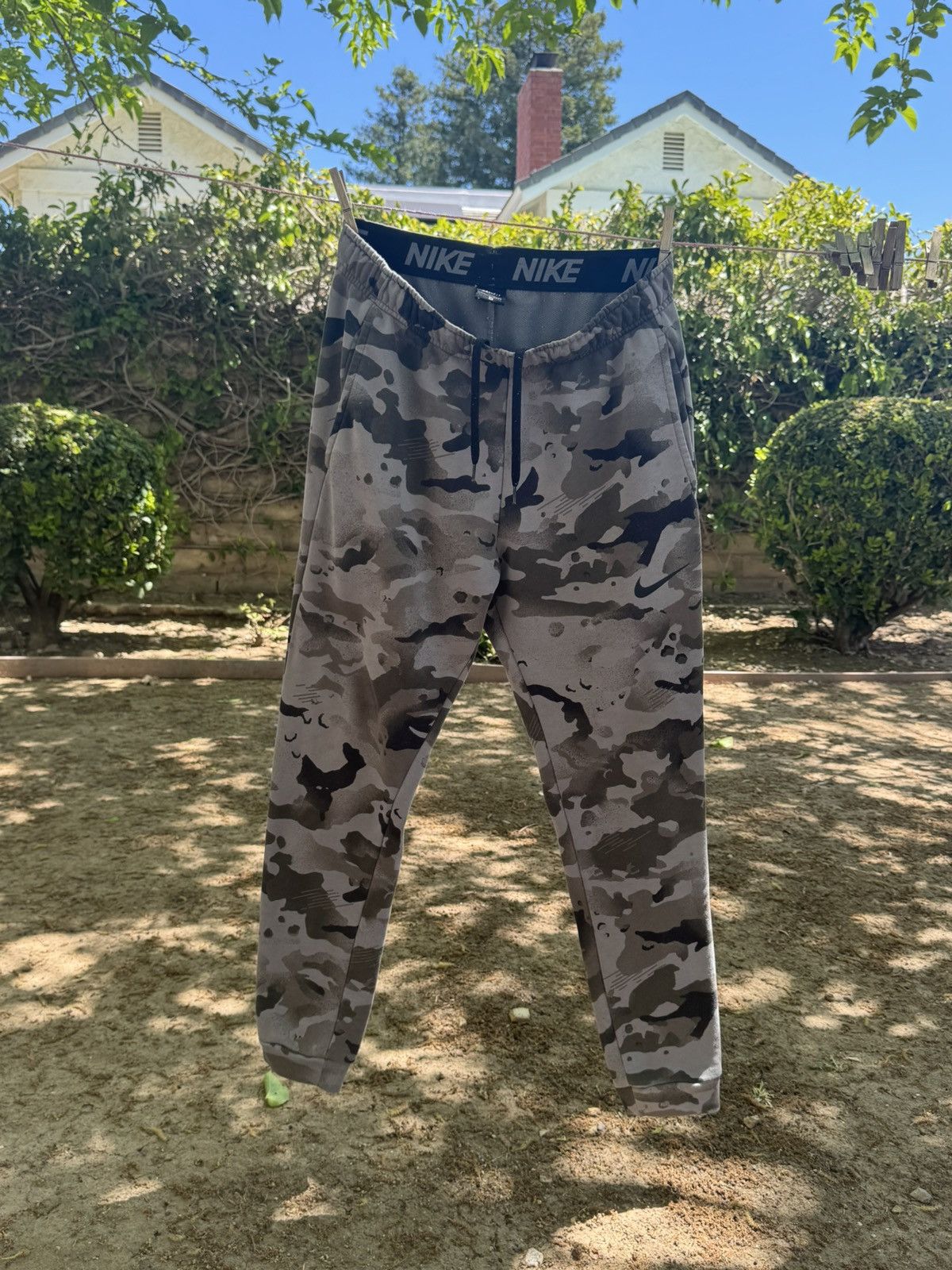 Nike Nike Dri-FIT Camo Training Pants Size US 31 - 1 Thumbnail