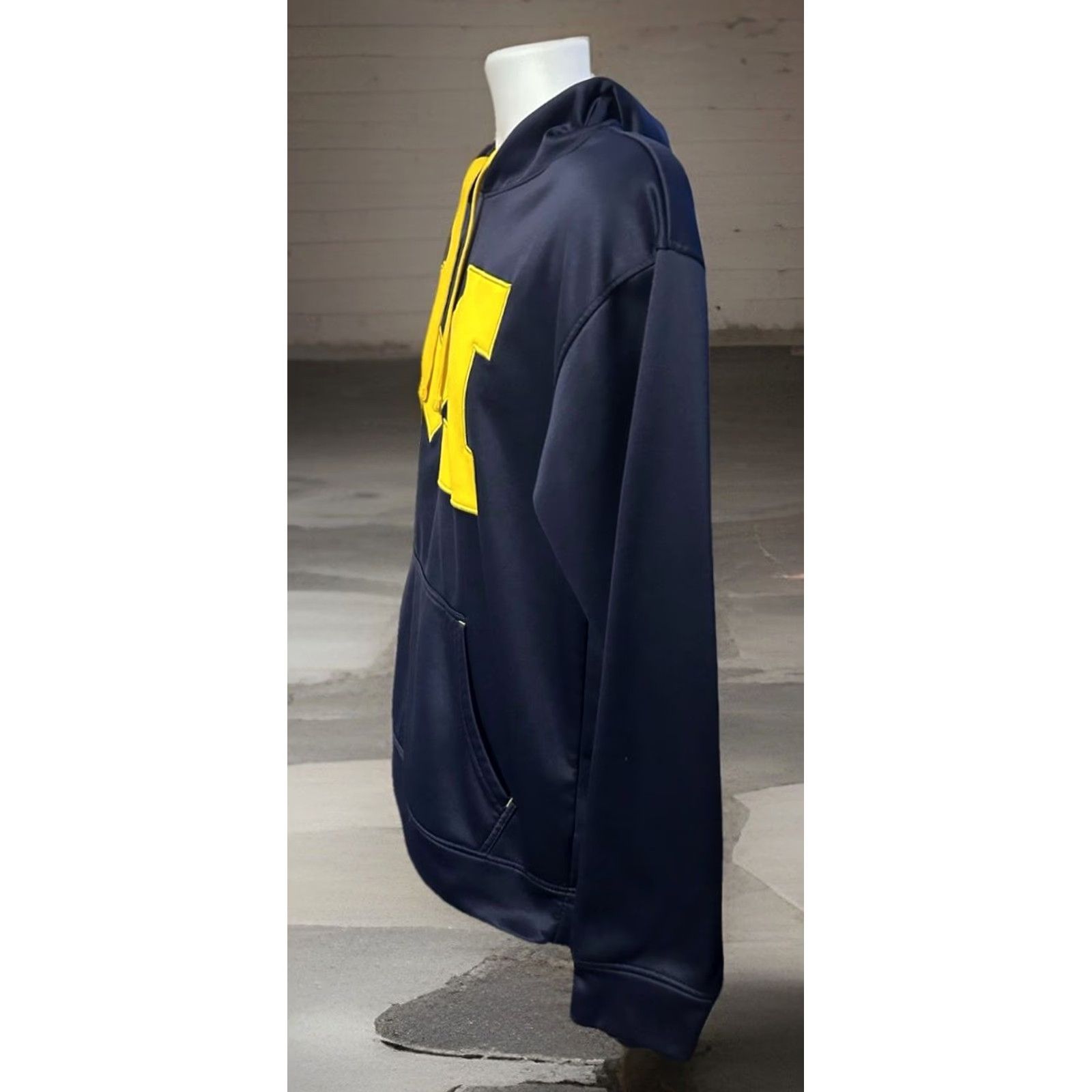 Vintage VINTAGE Knights Apparel Michigan Wolverine Hoodie Unisex Adults Medium Blue Knits Logo 2015 M Stitched Yellow M Mens Size US M / EU 48-50 / 2 - 4 Thumbnail