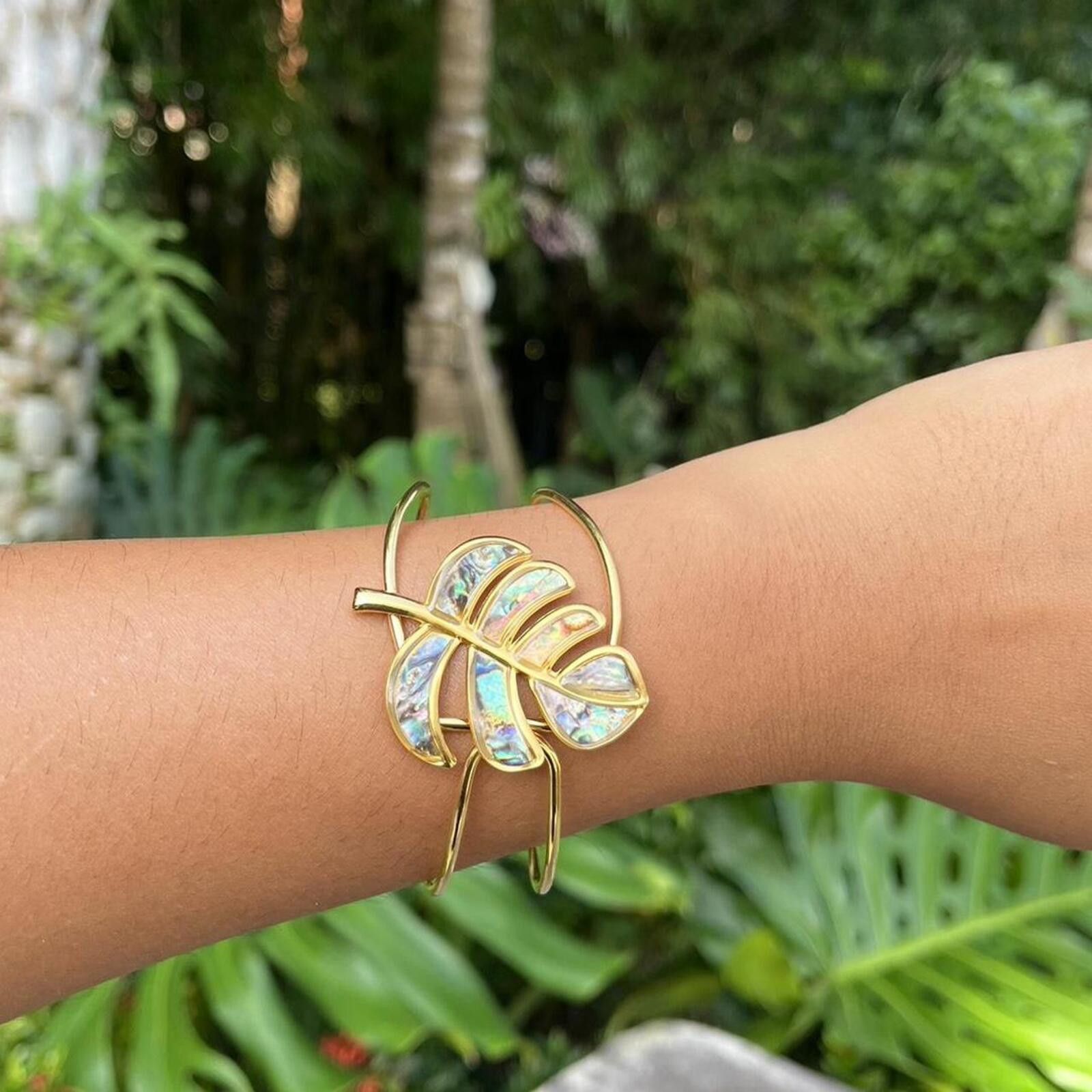 Other Gold plated mother of pearl leaf shaped bangle bracelet Size ONE SIZE - 1 Thumbnail