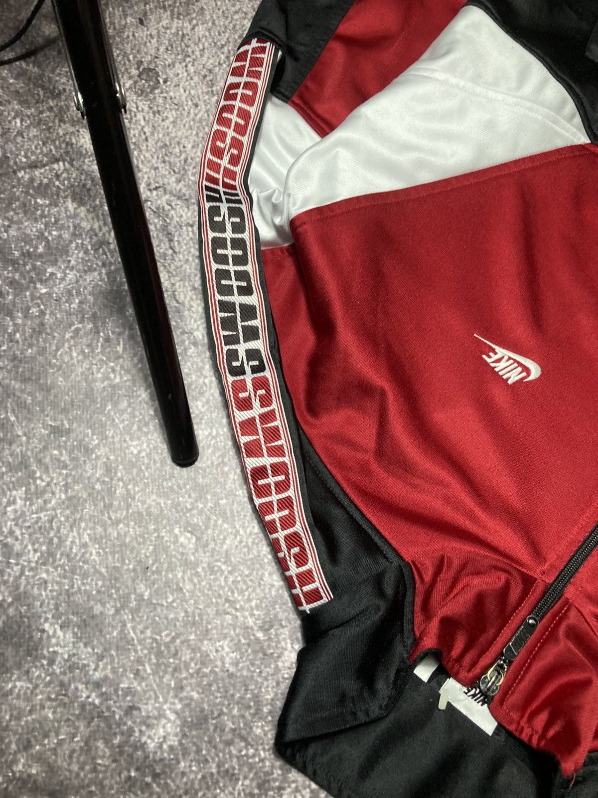 Nike Vintage Nike Track Jacket Swoosh Logo Tape Sleeve 90s Size US XL / EU 56 / 4 - 4 Thumbnail